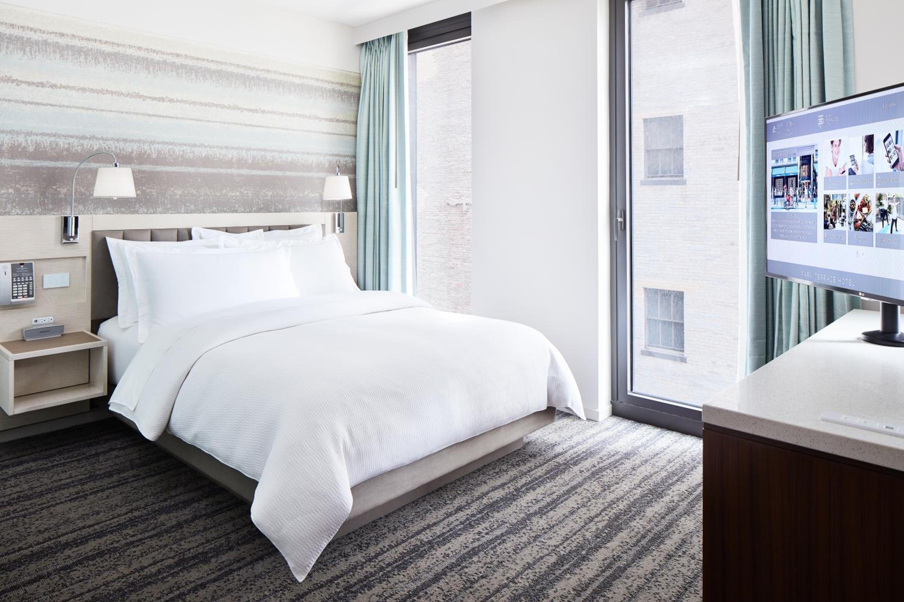 Premier - High Floor - Photo 2