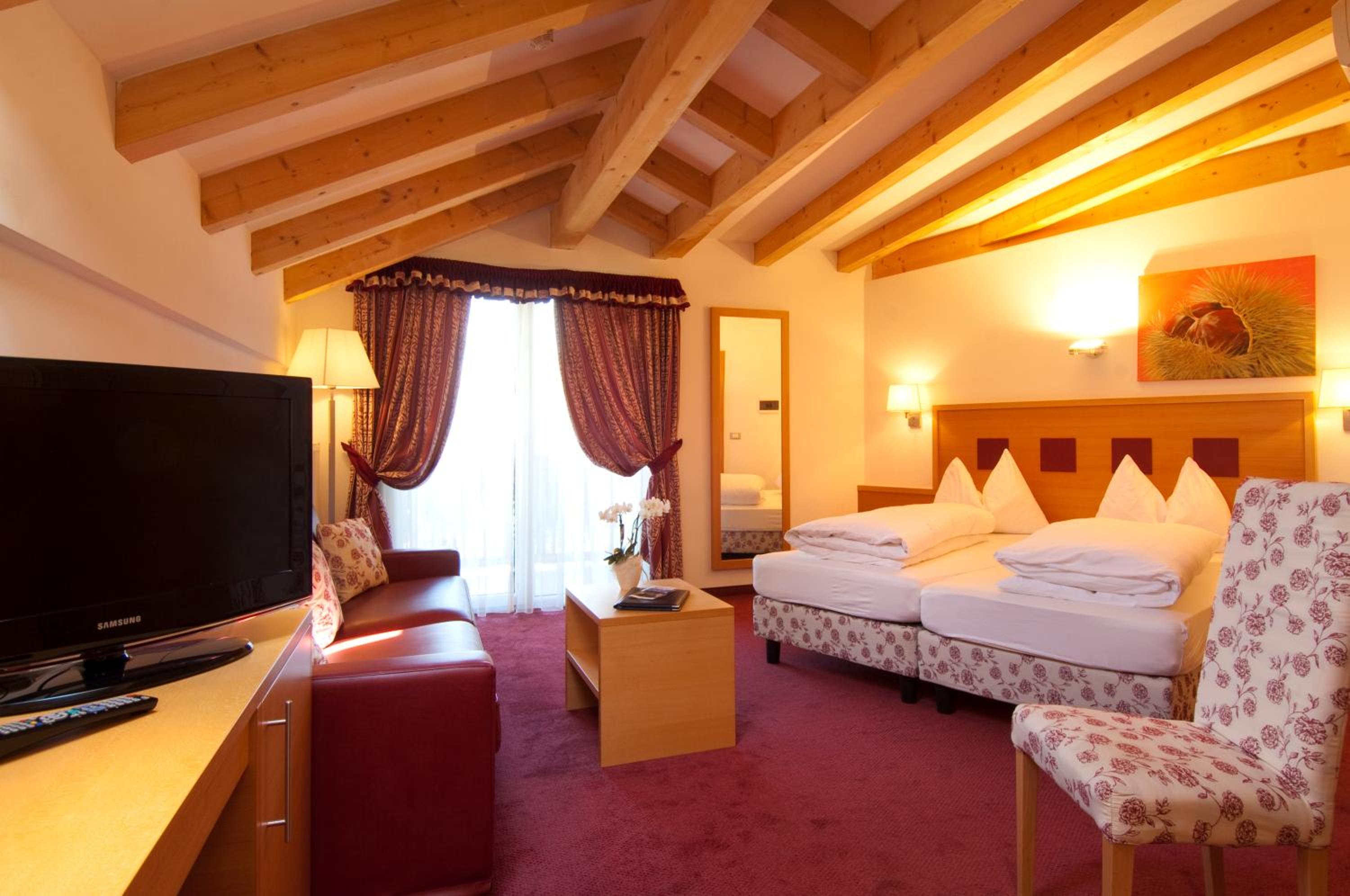 Superior Room with Balcony - Photo 1