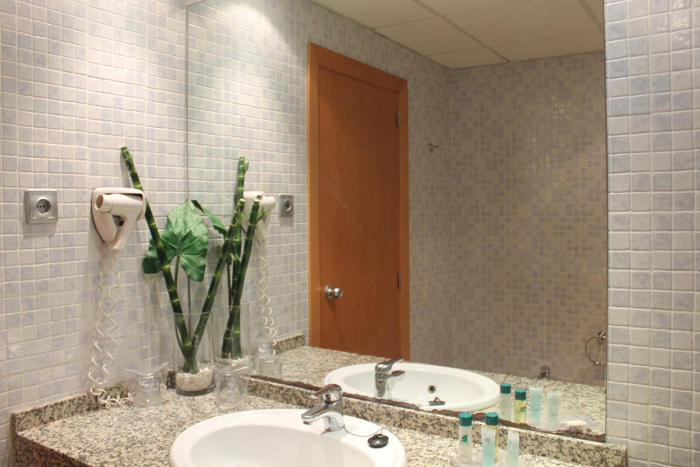 One-Bedroom Apartment (2 Adults)