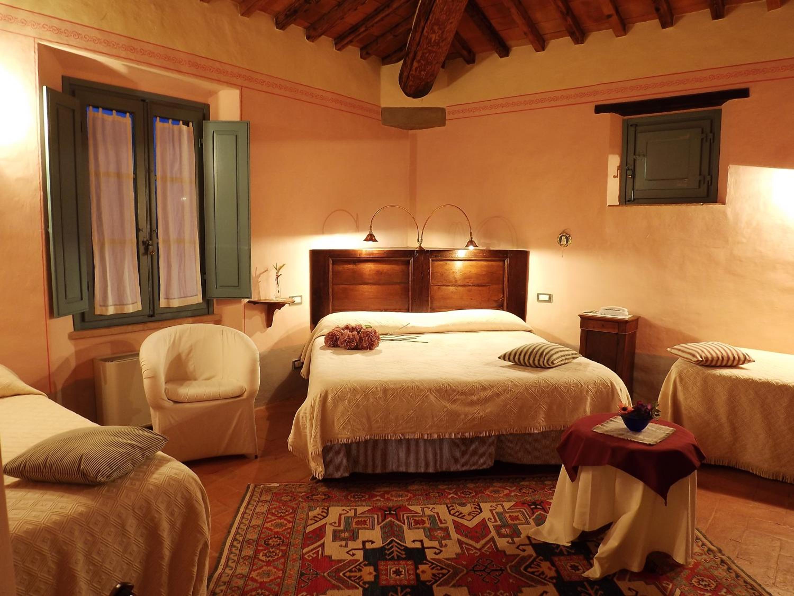 Standard Triple Room - Photo 8