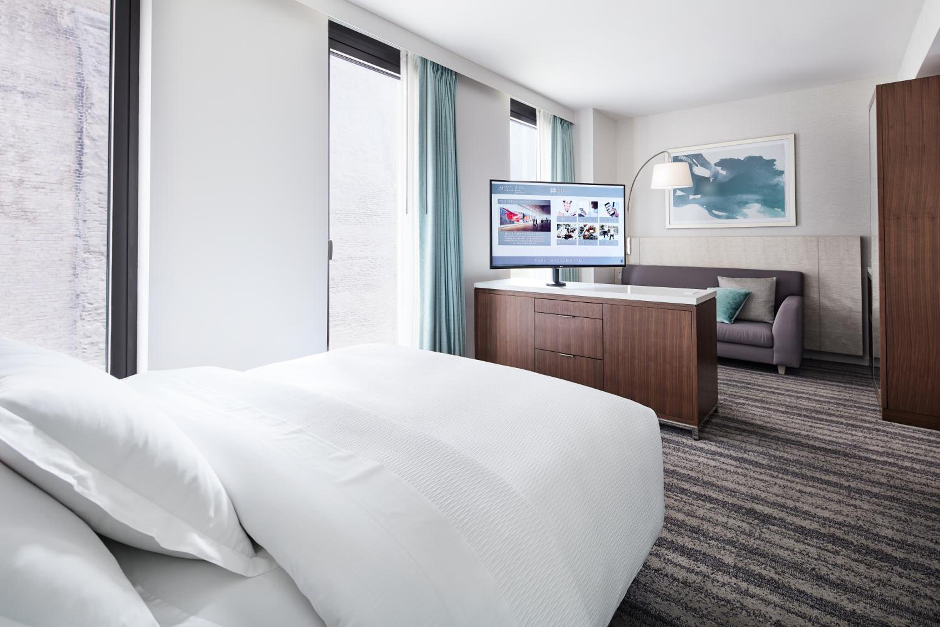 Premier - High Floor - Photo 3