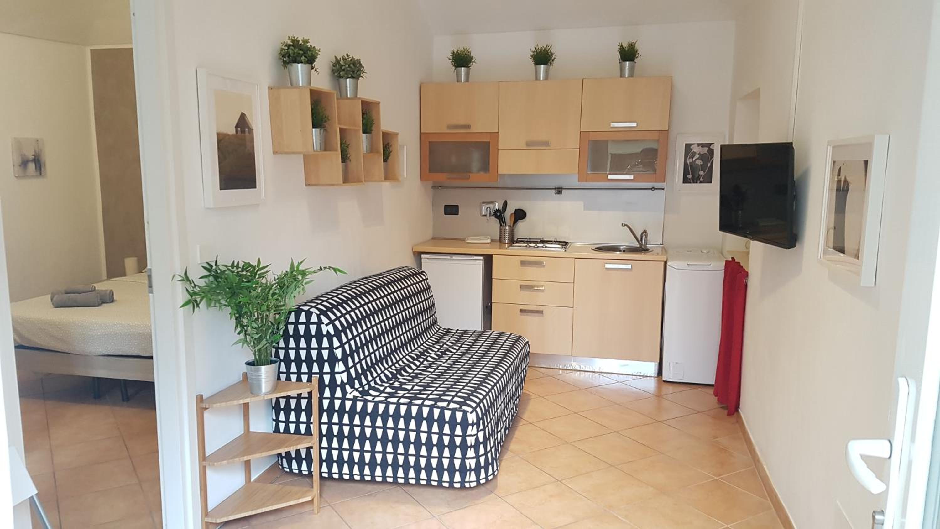 One-Bedroom Apartment - Photo 1