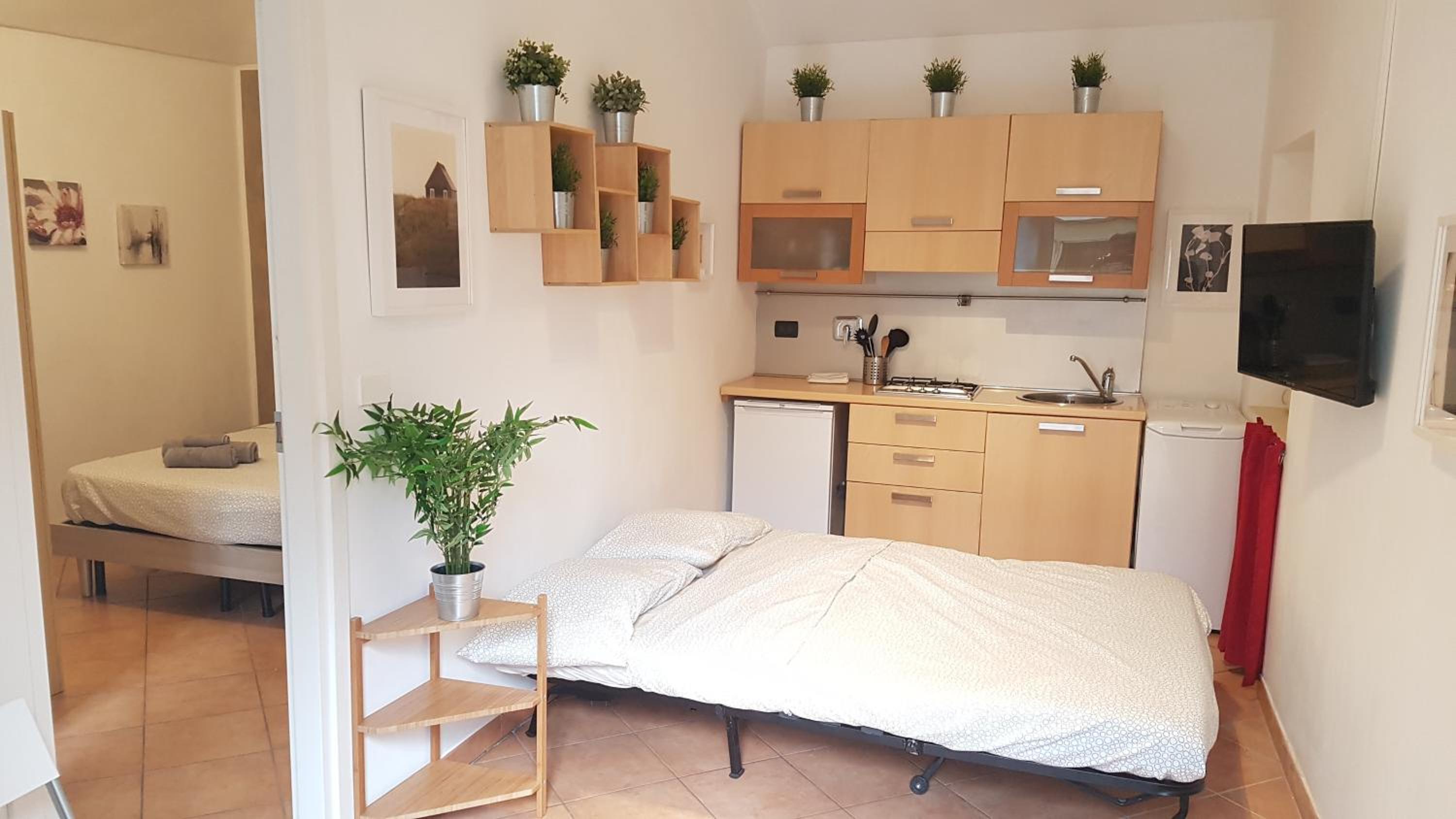 One-Bedroom Apartment - Photo 3