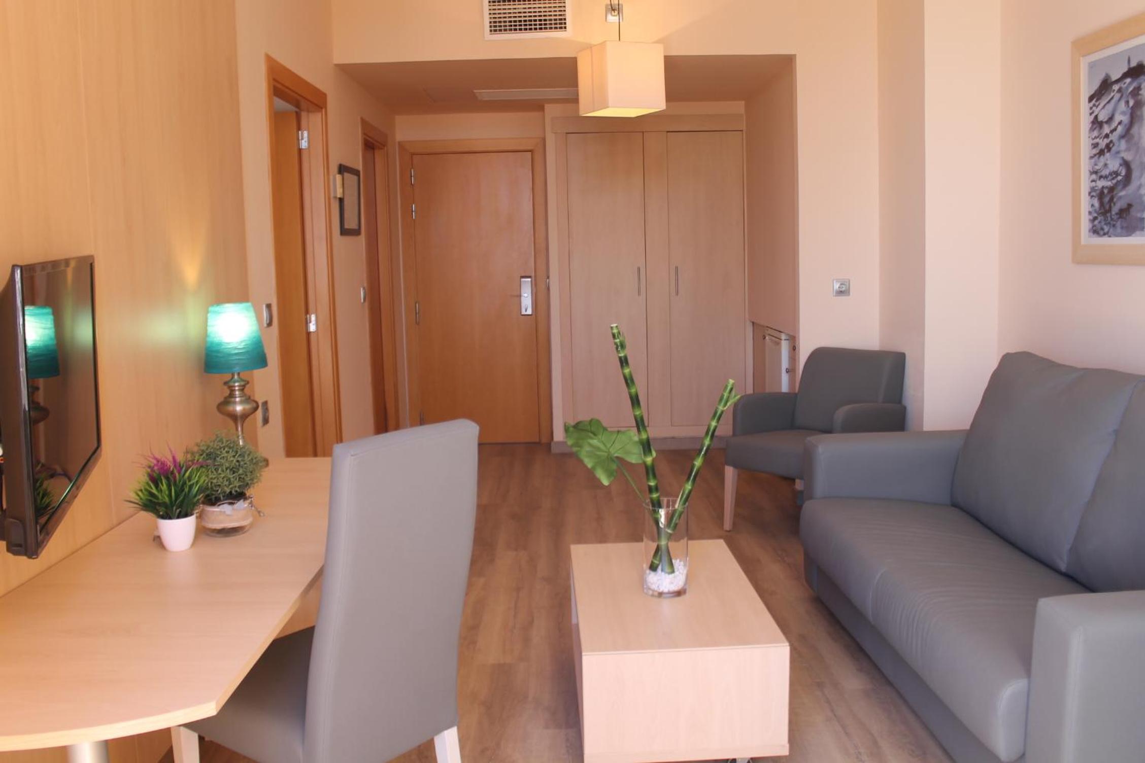 Habitación Superior con sala de estar (2 adultos)