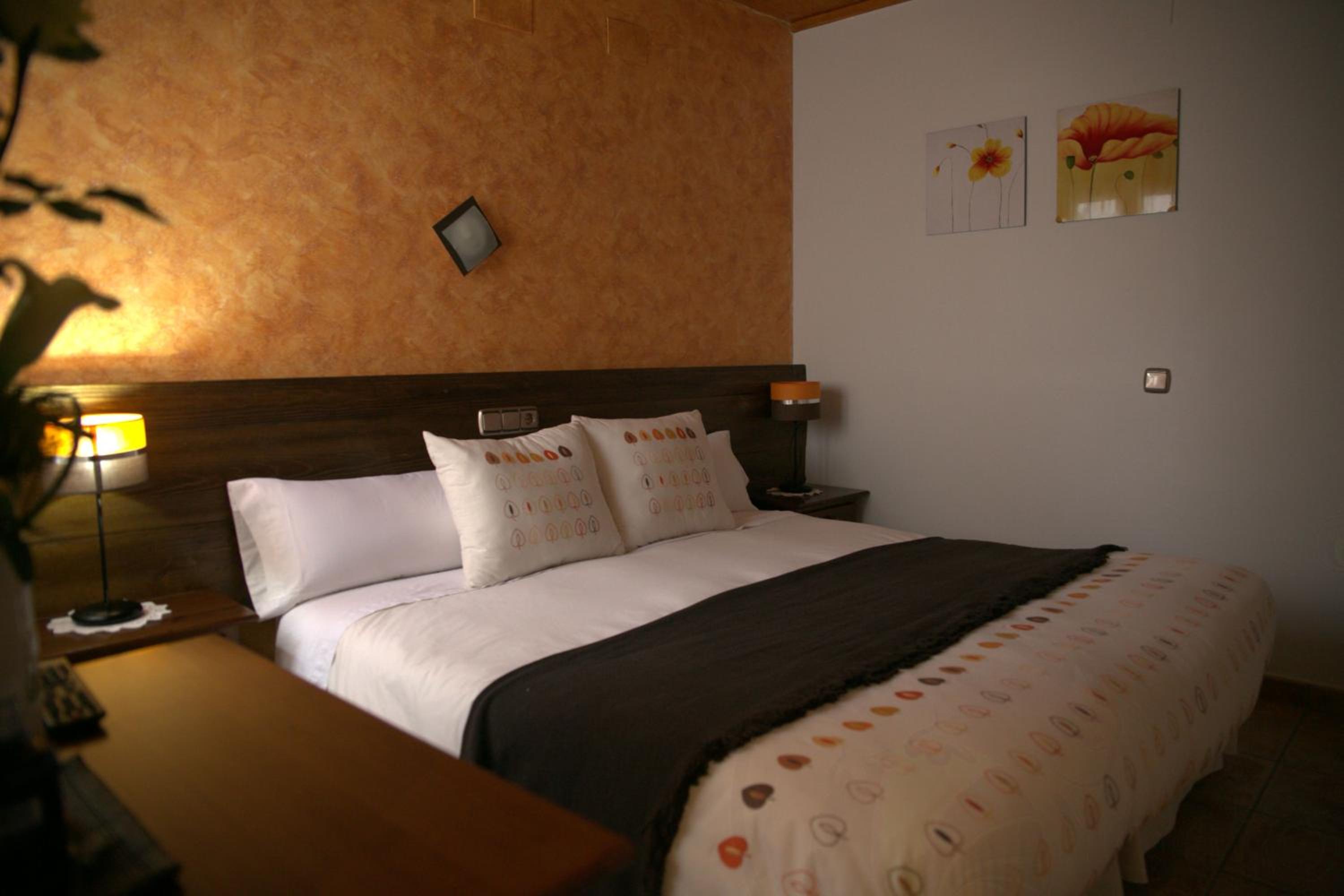 Double Room - Photo 3