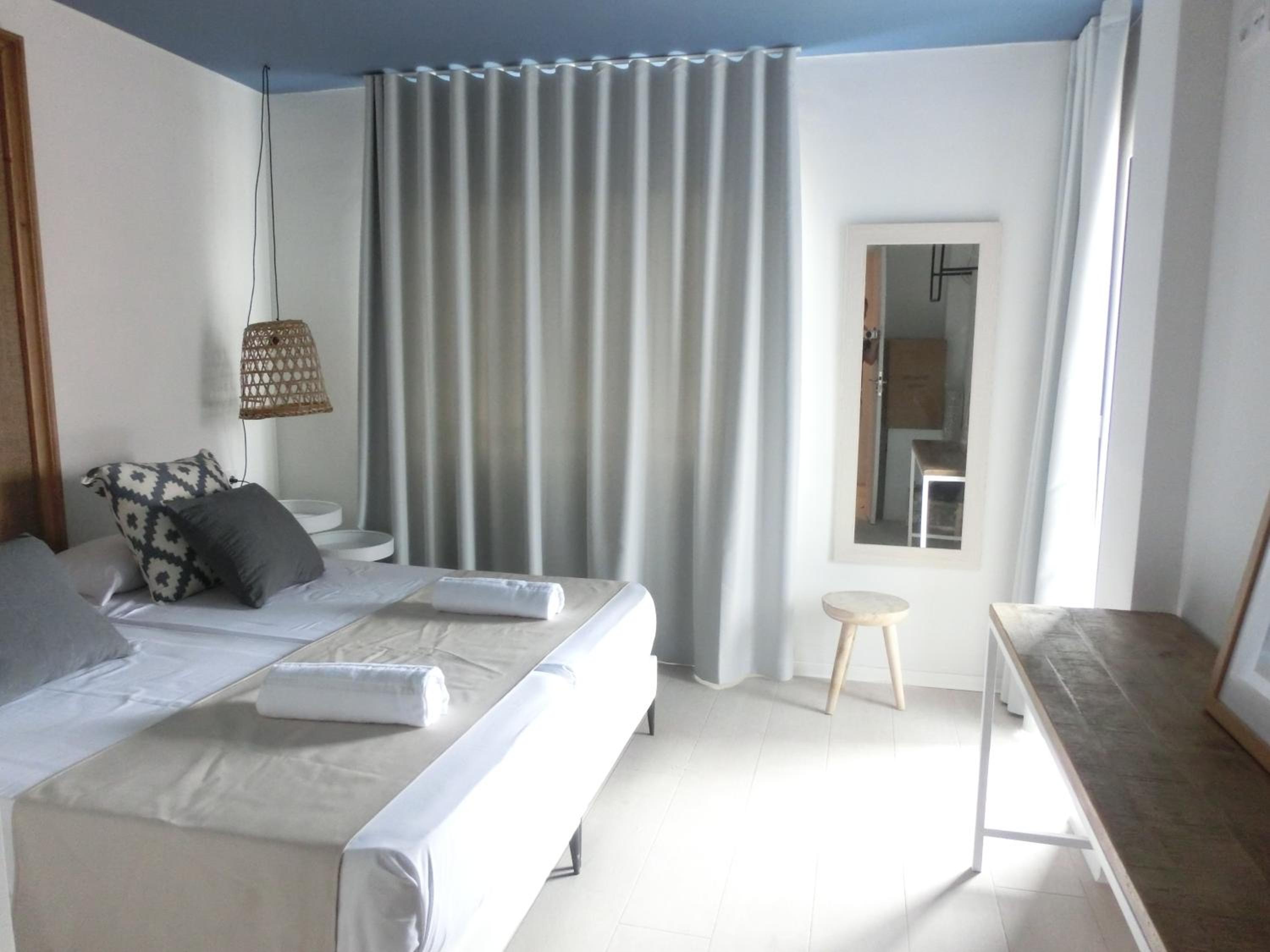 Superior Double Room - Photo 8