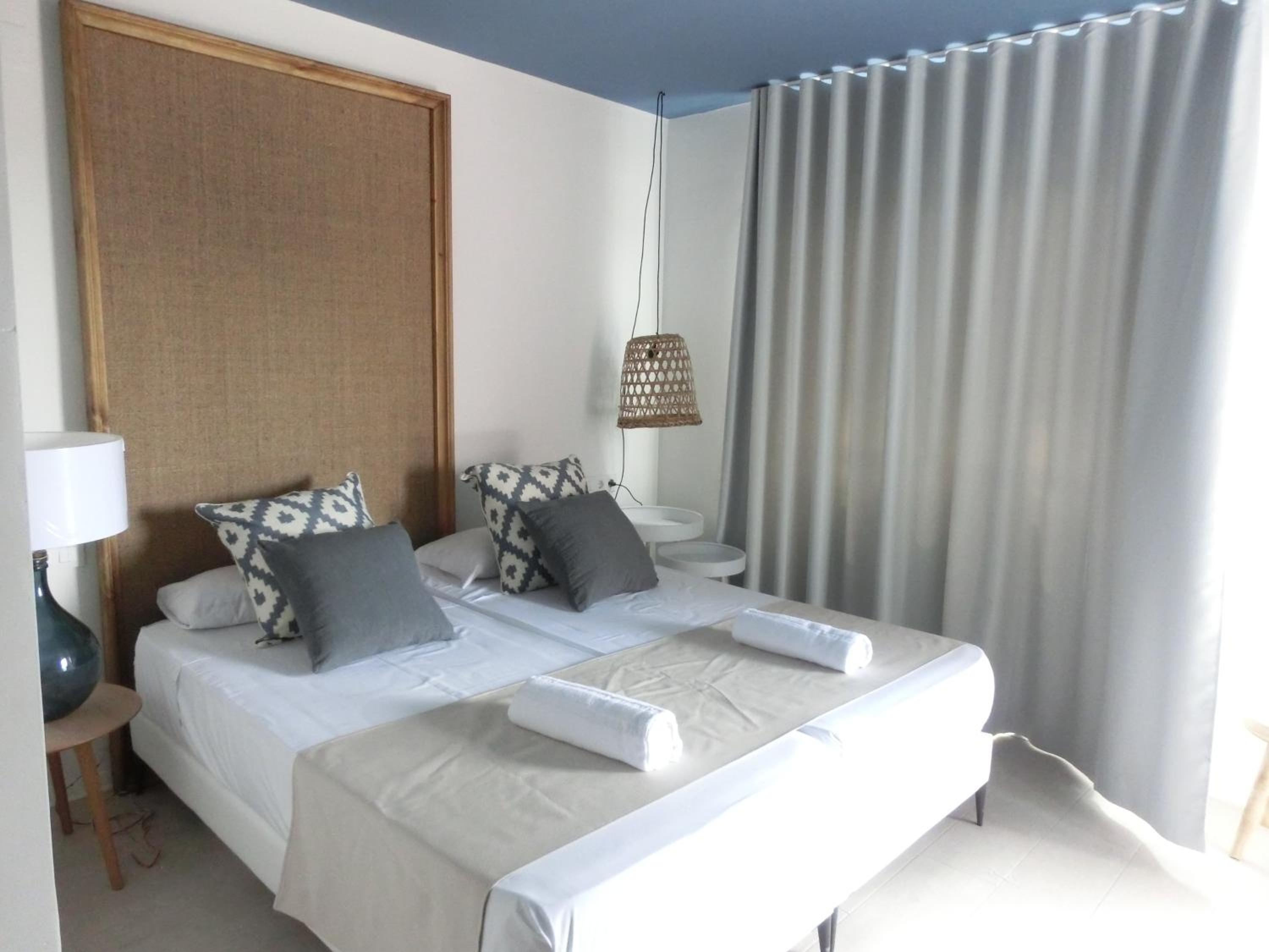 Superior Double Room - Photo 9
