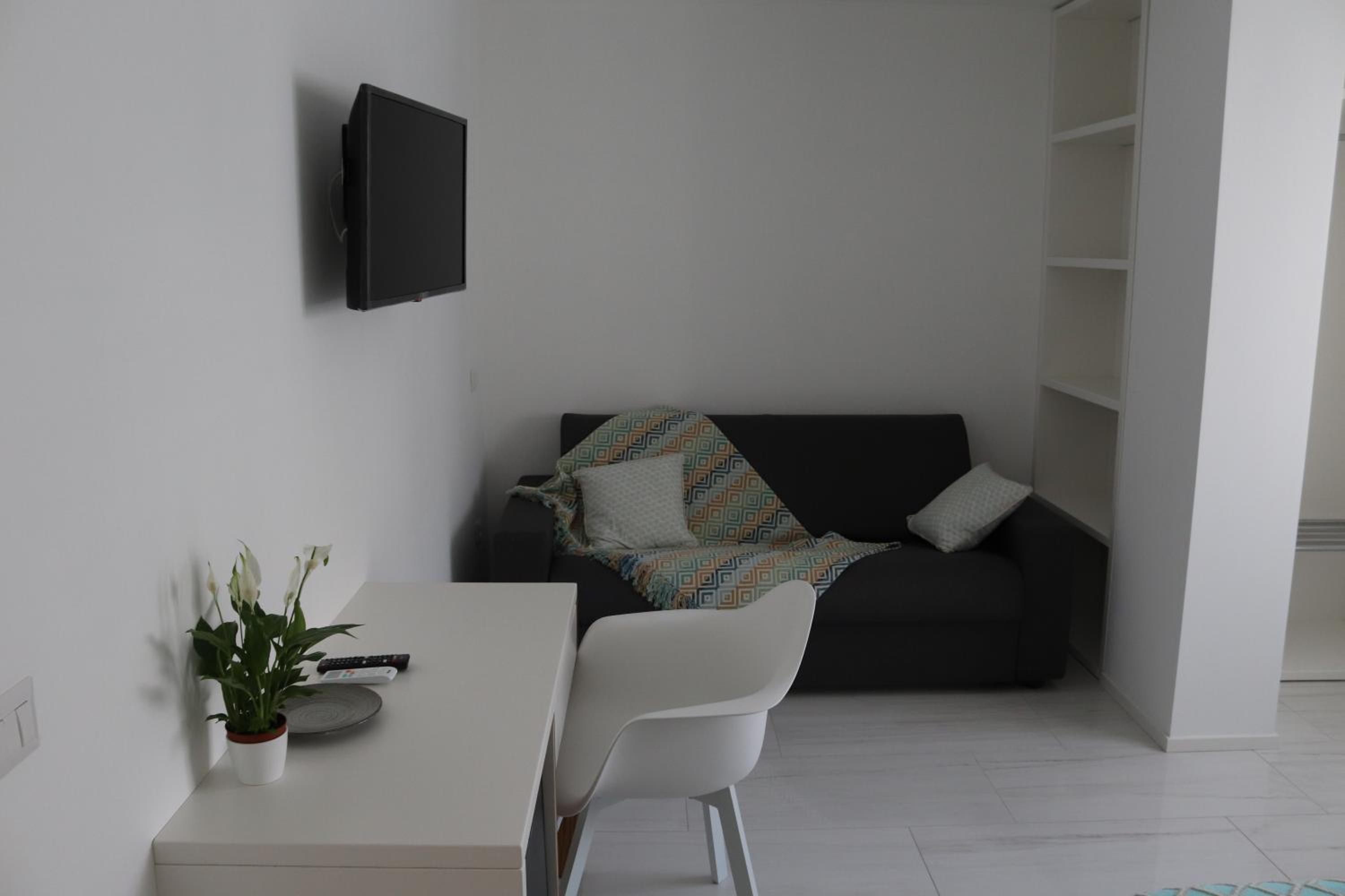 Deluxe Family Room - Photo 6