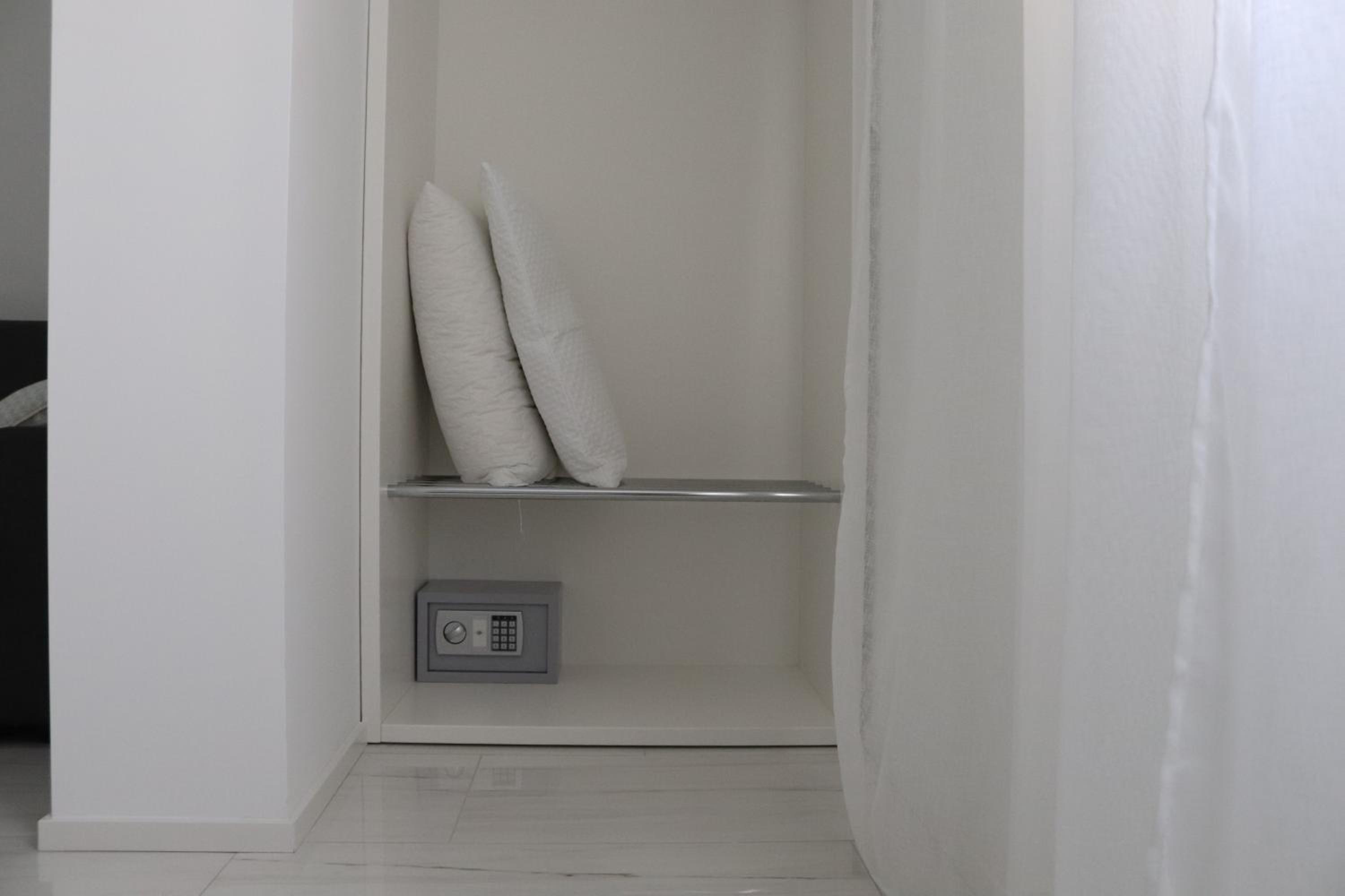 Deluxe Family Room - Photo 11