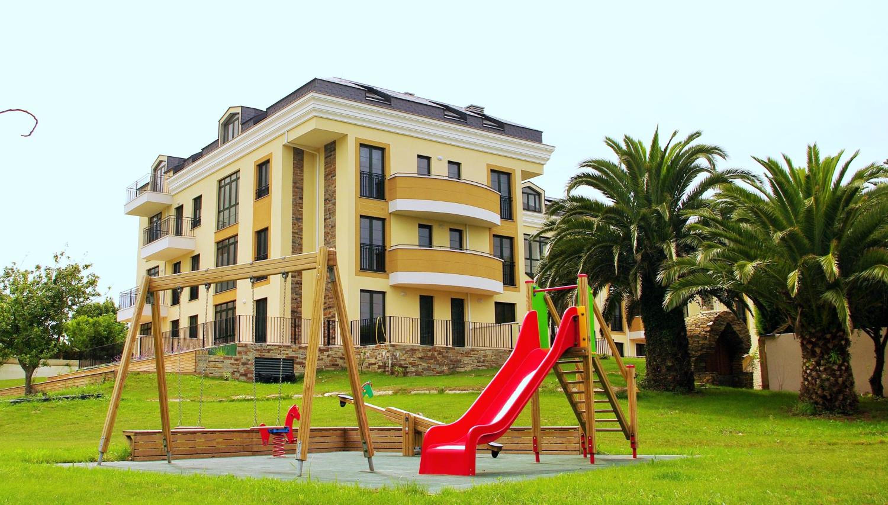 Apartment with Terrace photo 2