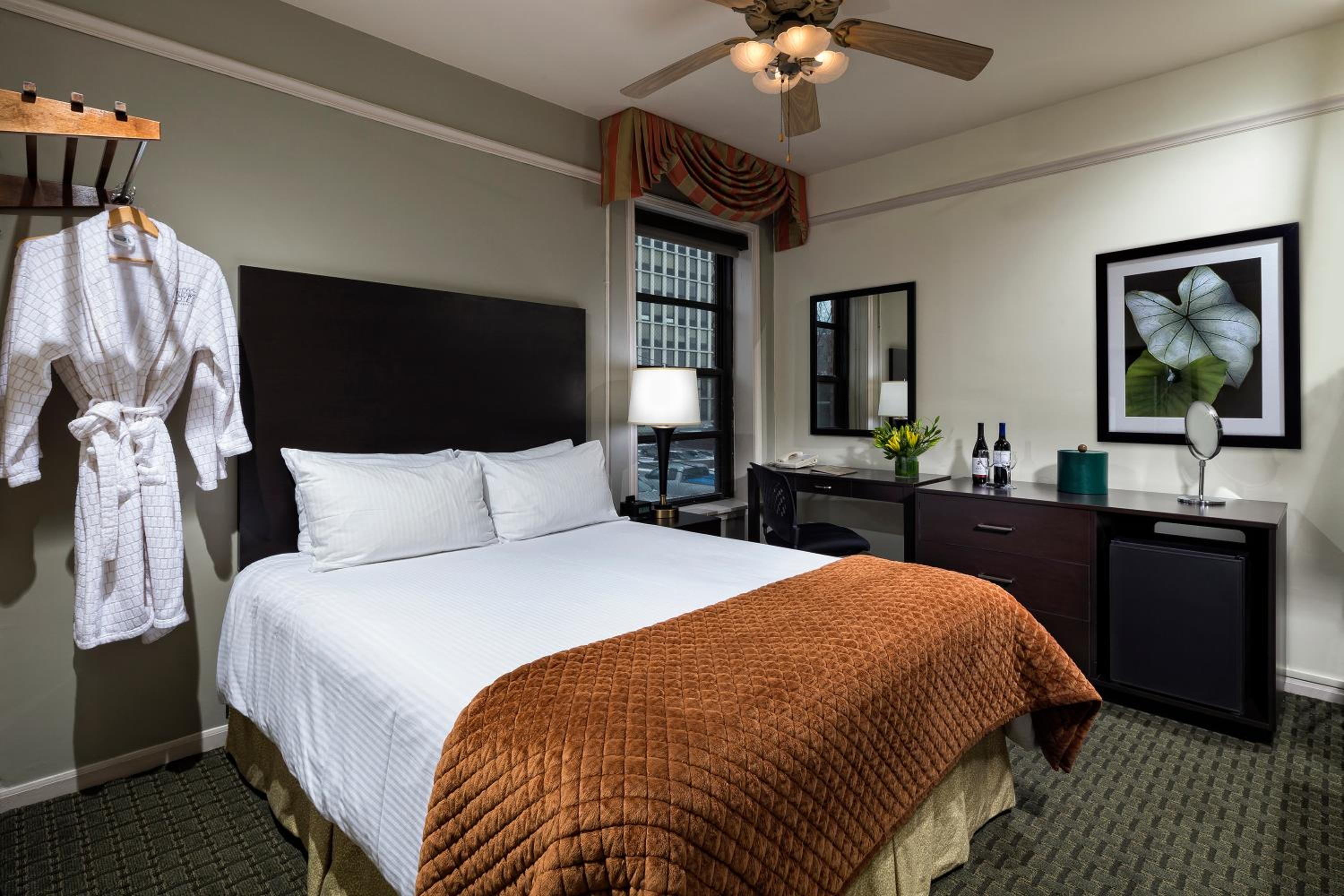 Executive King Room - Photo 4