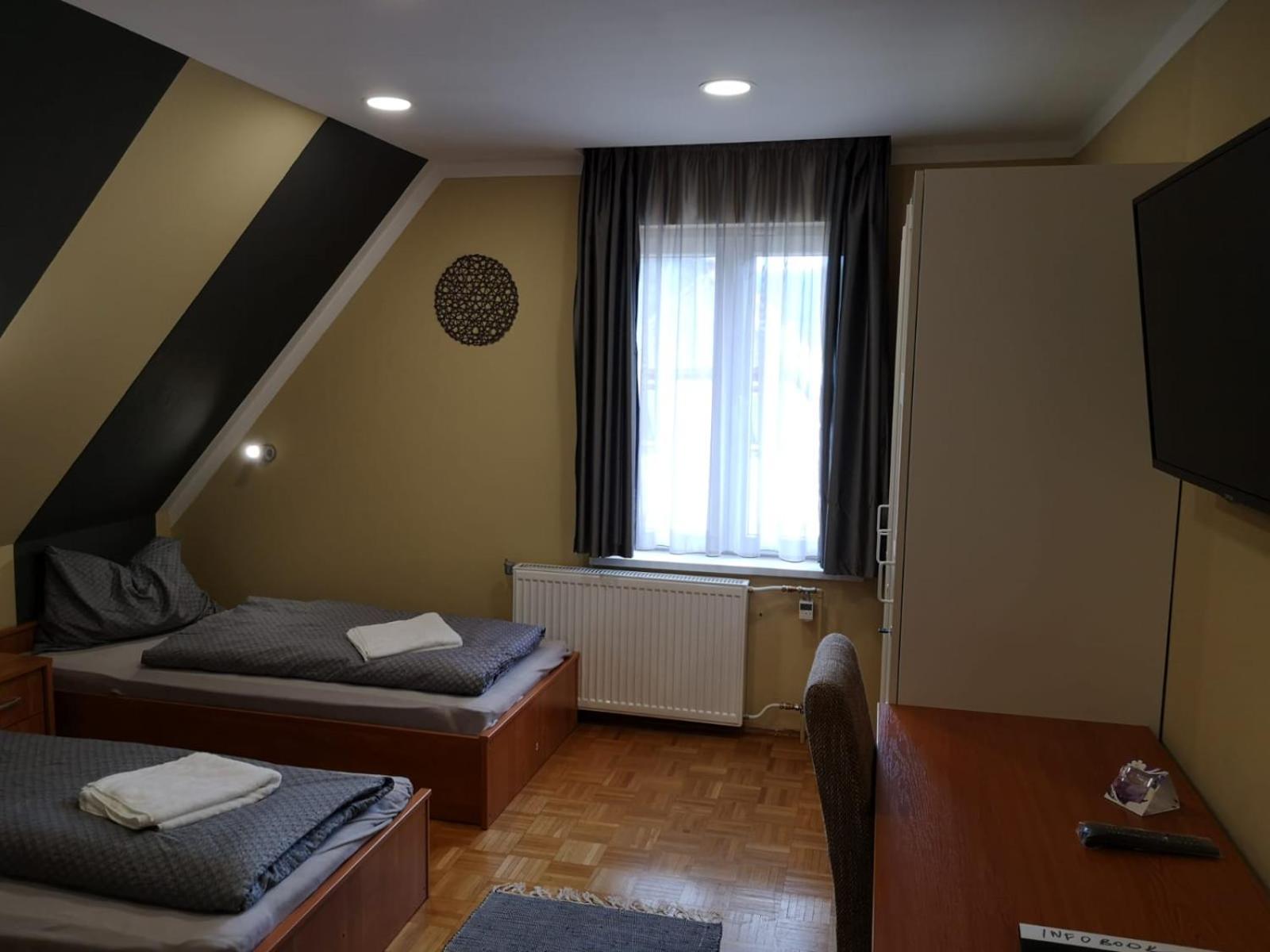 Three-Bedroom Apartment - Photo 8
