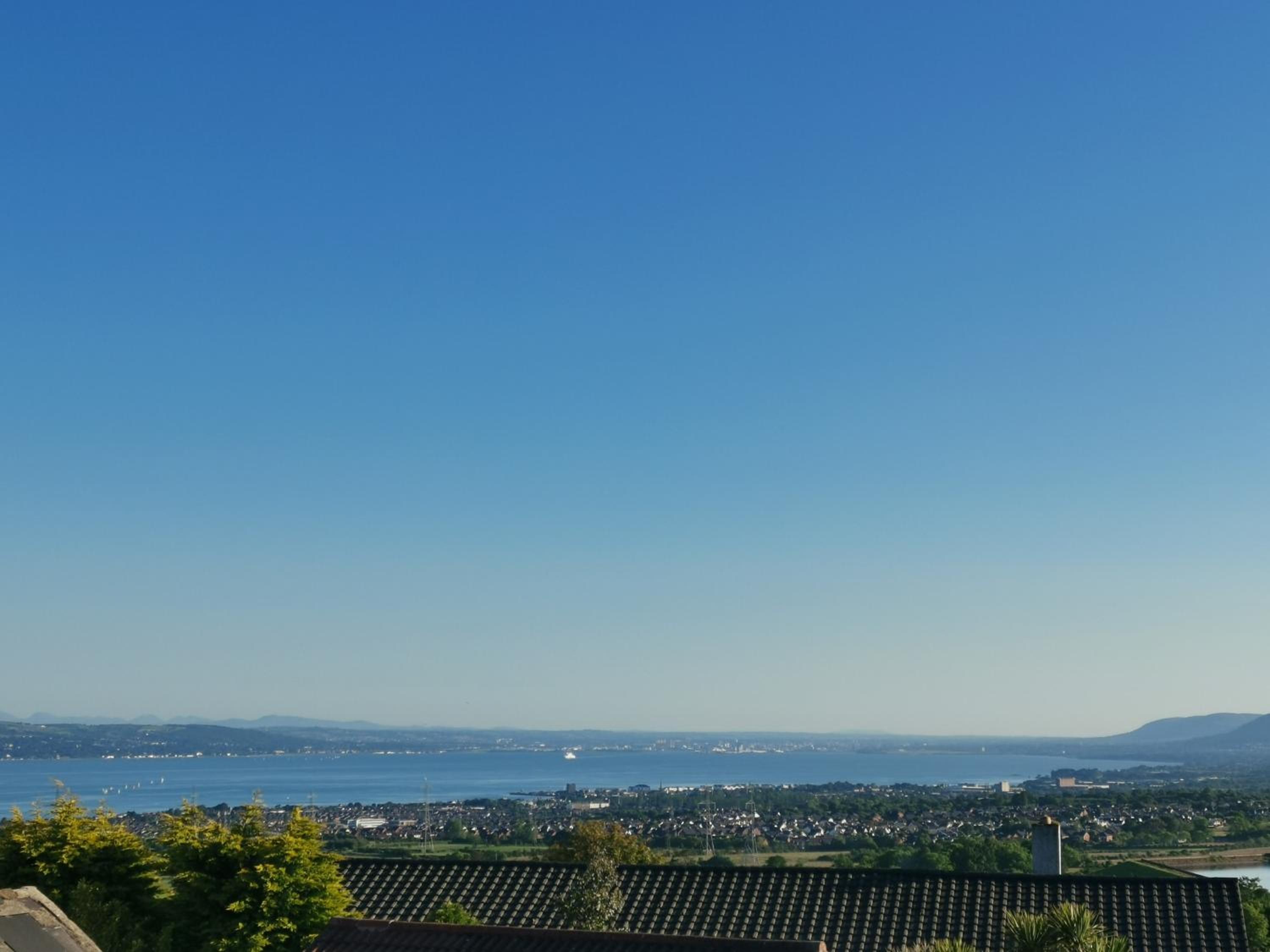 Two-Bedroom House photo 3