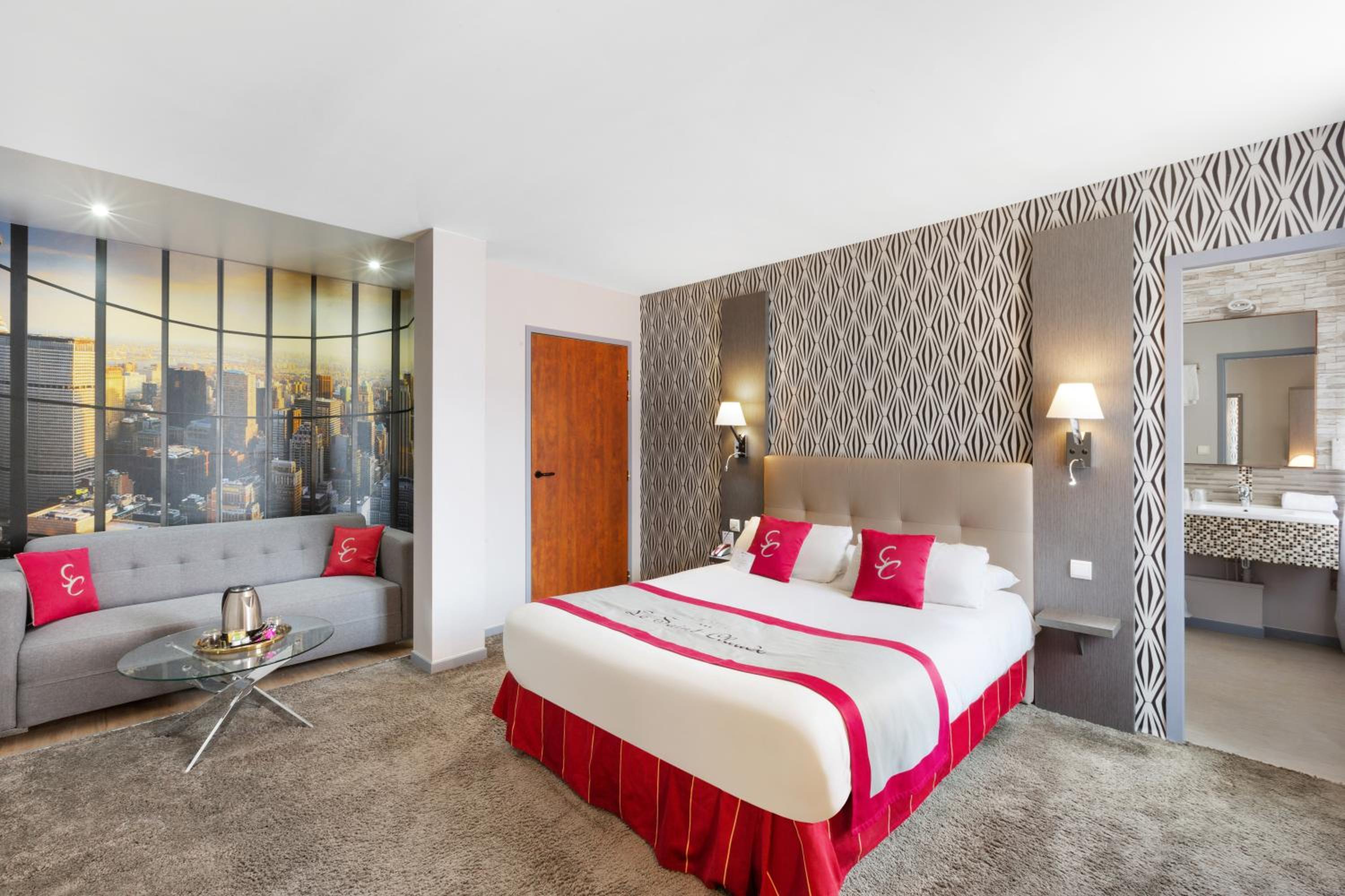 Queen Suite - Photo 4