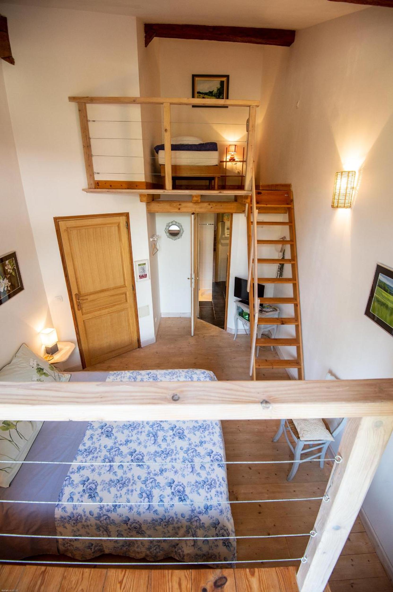 Family Room with Garden View - Photo 1
