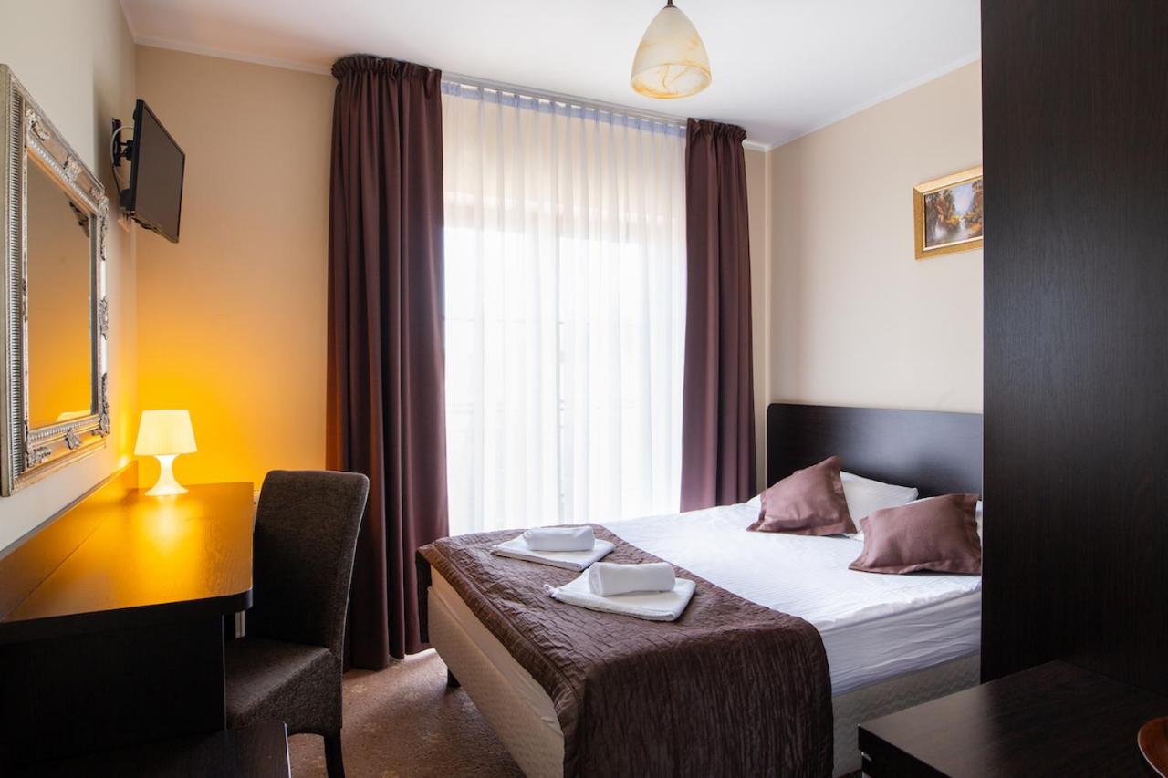 Double or Twin Room without Balcony - Photo 1