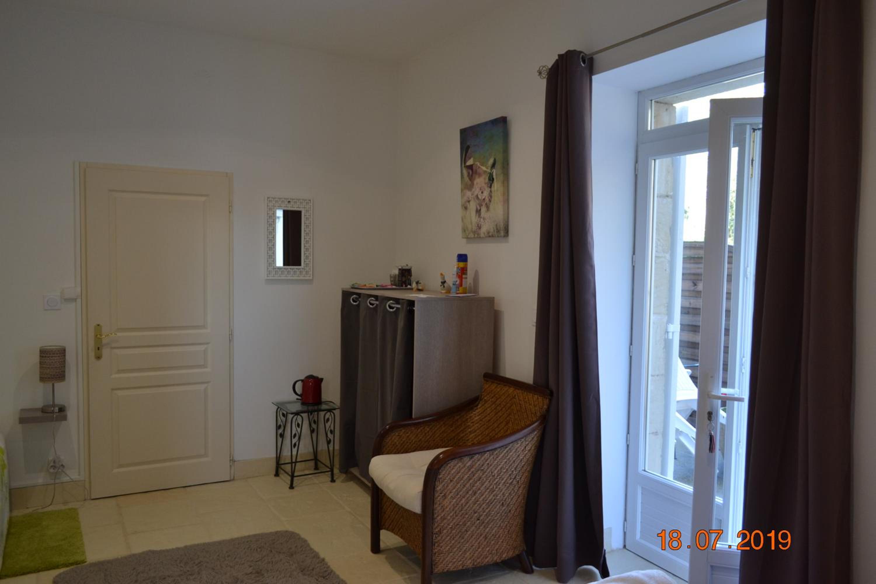 Double Room - Photo 11