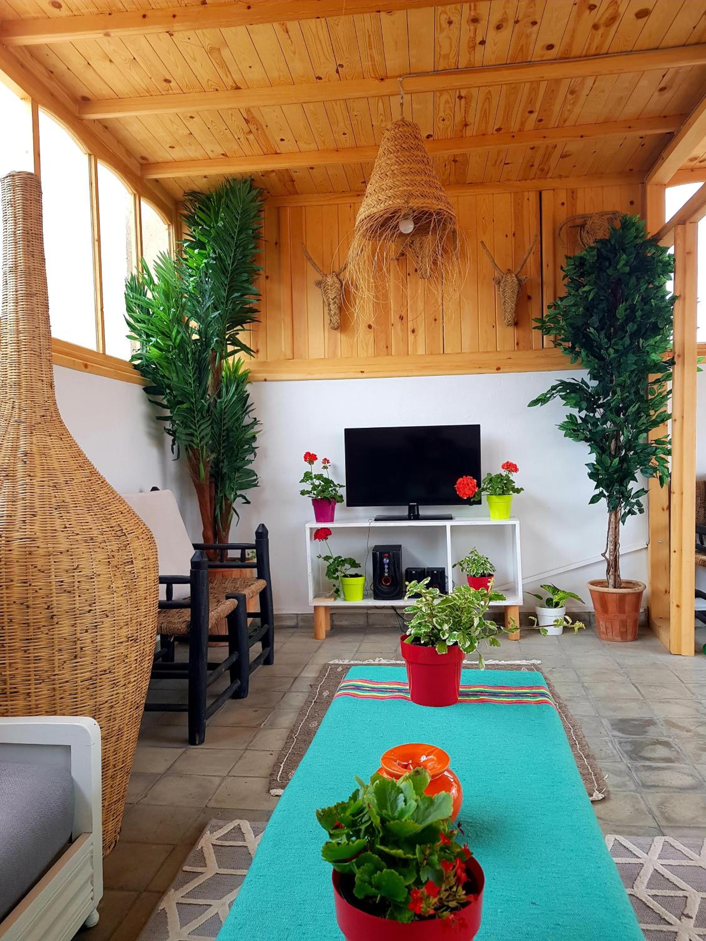 One-Bedroom House - Photo 43