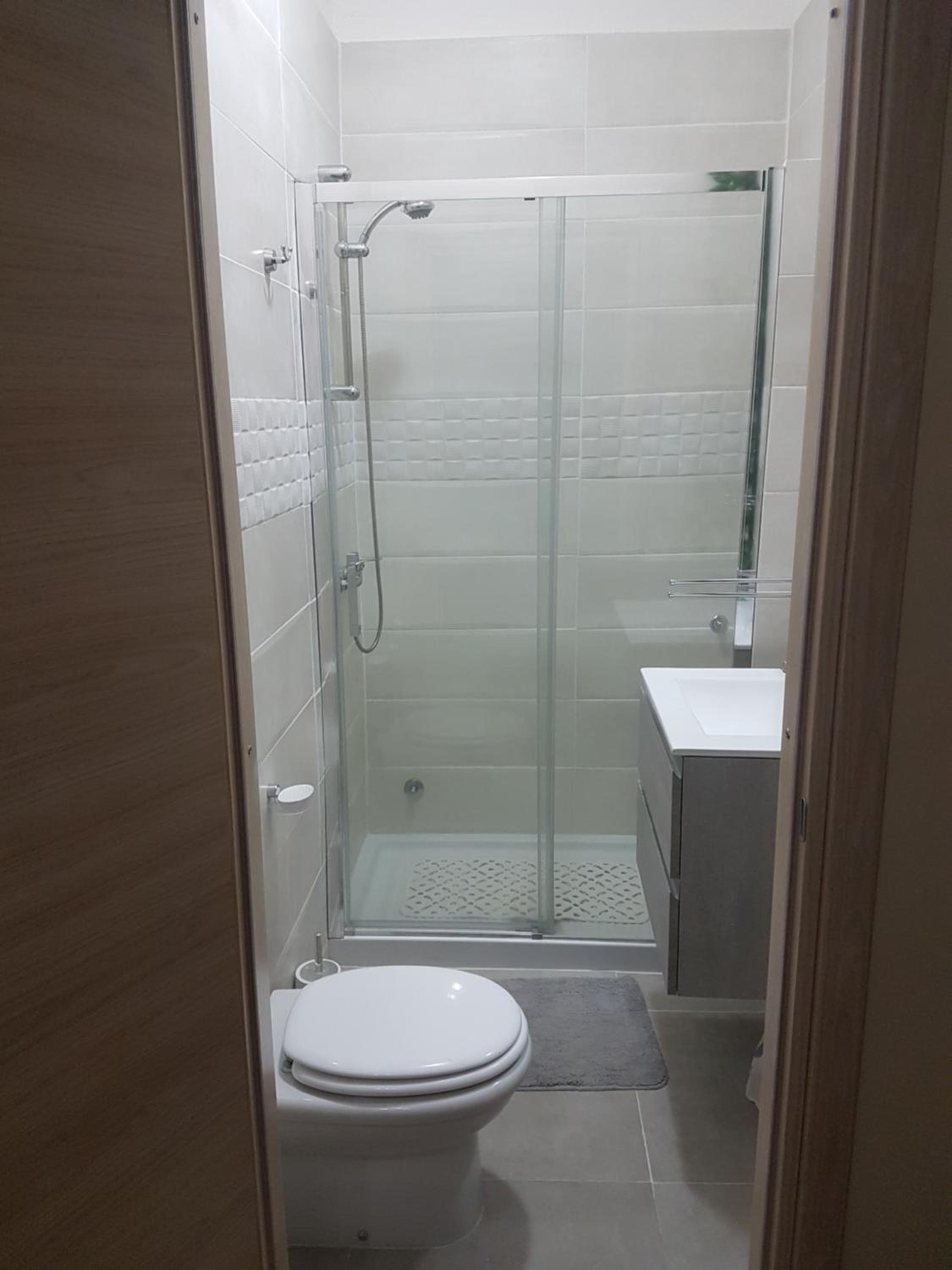 Triple Room with Private Bathroom - Photo 10