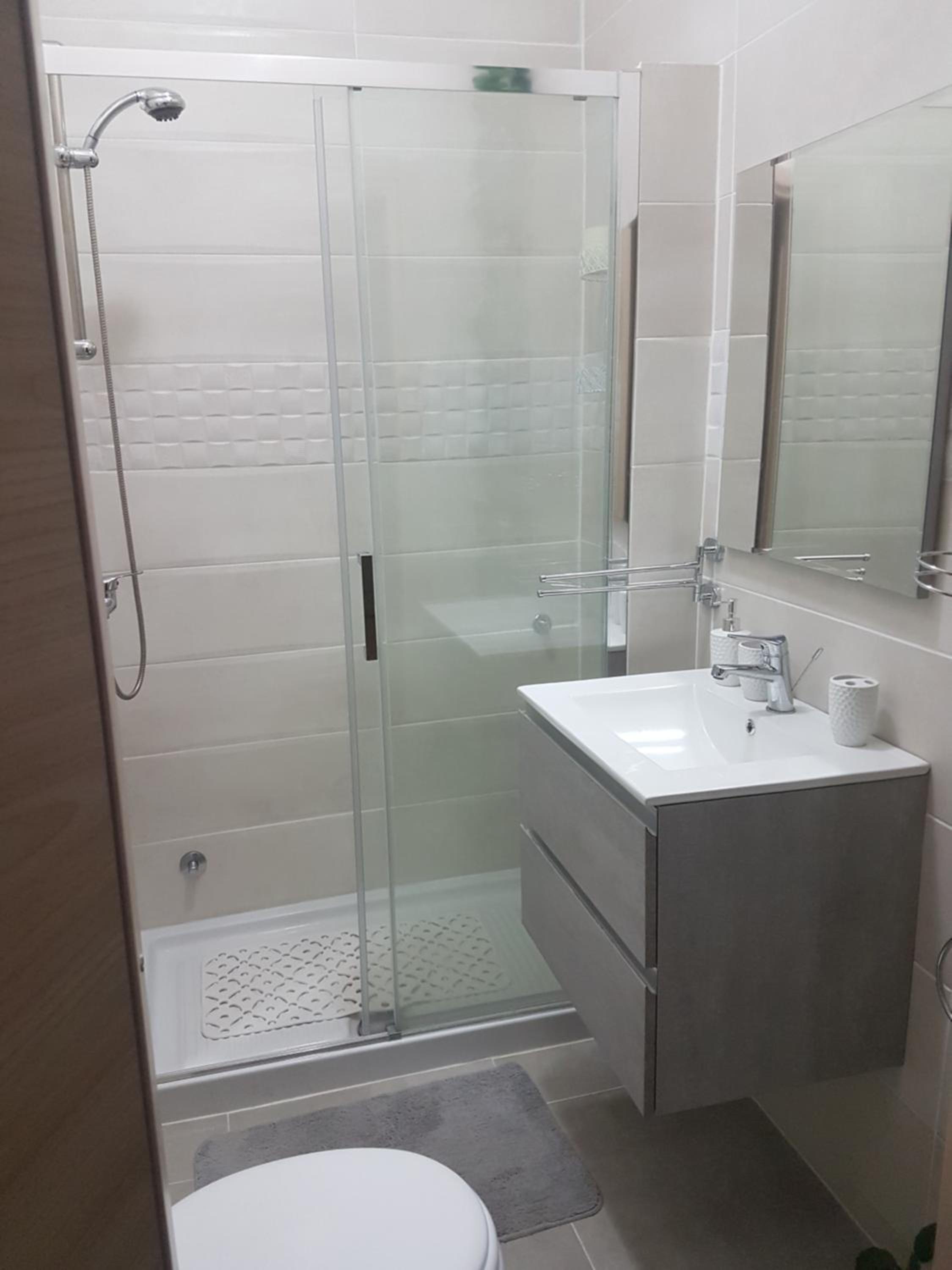 Triple Room with Private Bathroom - Photo 6