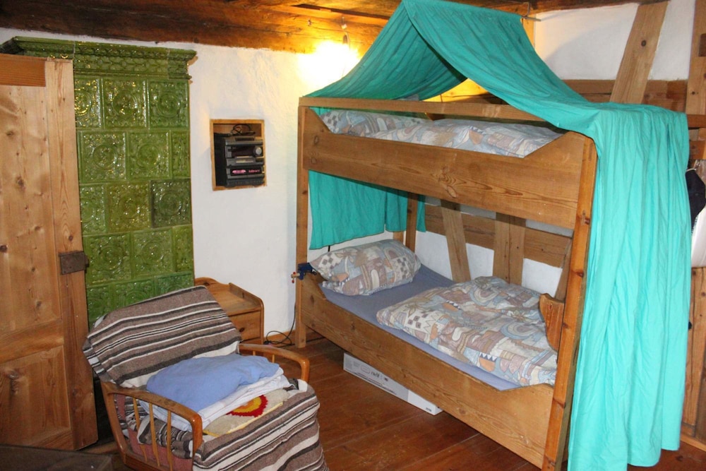 House, 5 Bedrooms (incl. laundry & cleaning fee) photo 2