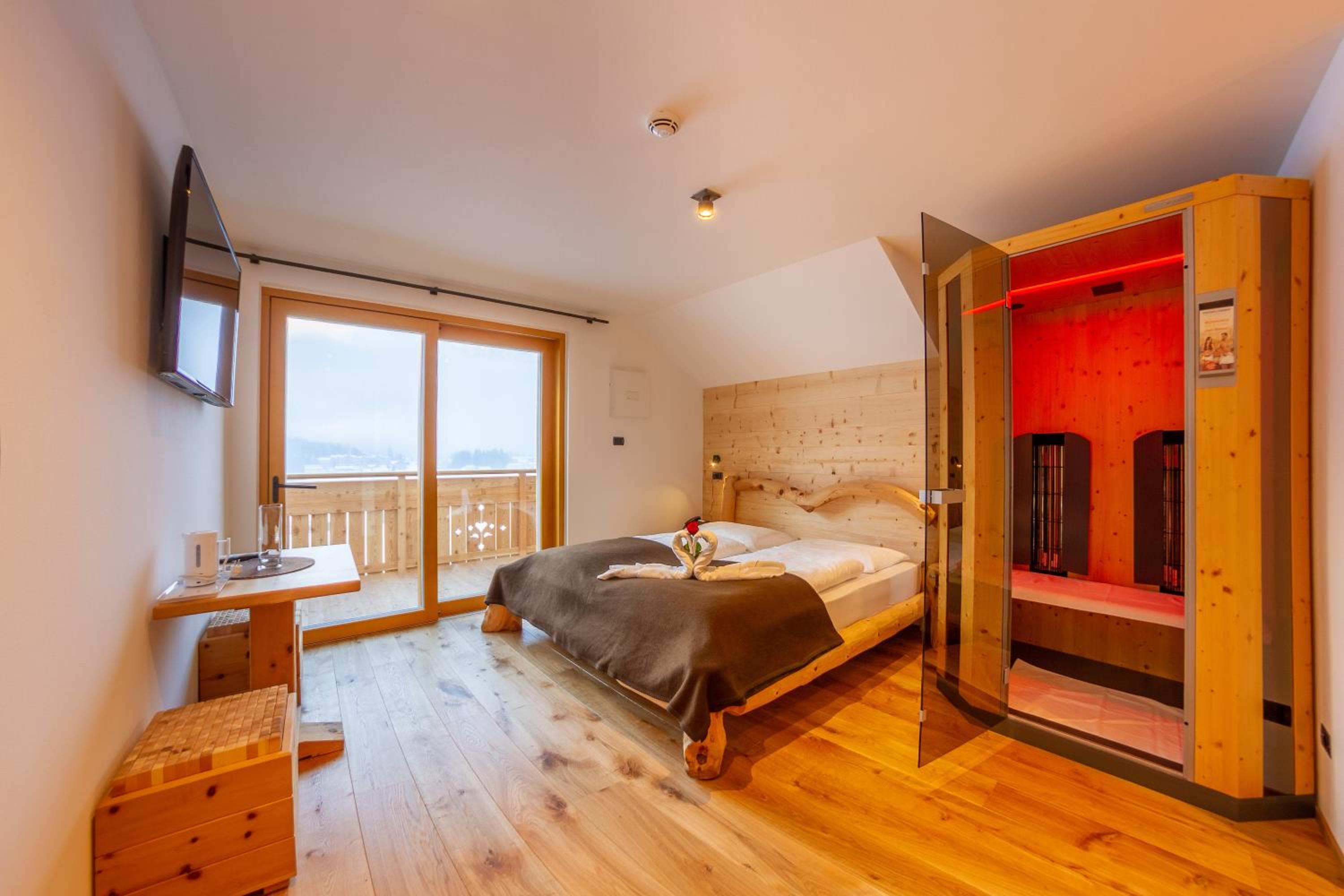 Superior Double Room with infrared cabine