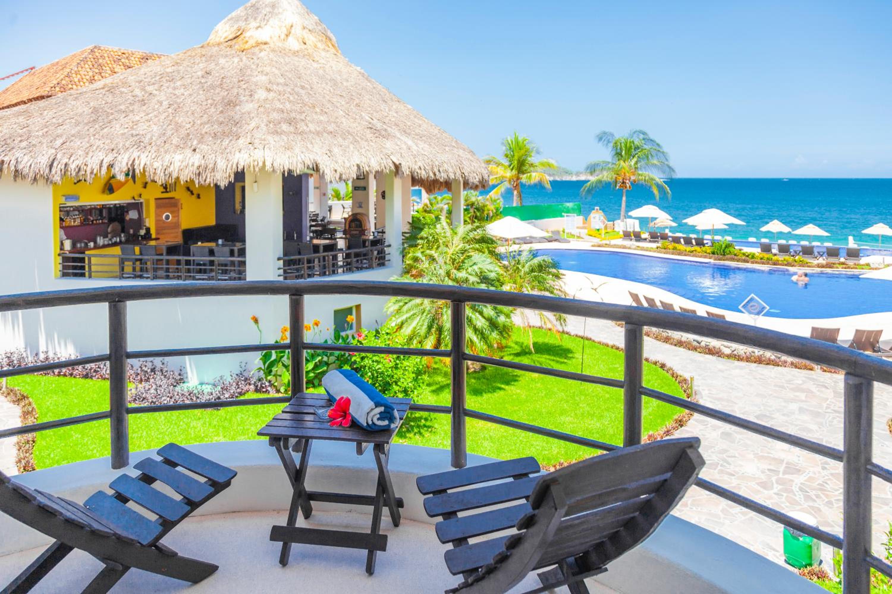 Standard Double Room with Partial Sea View and Balcony photo 2