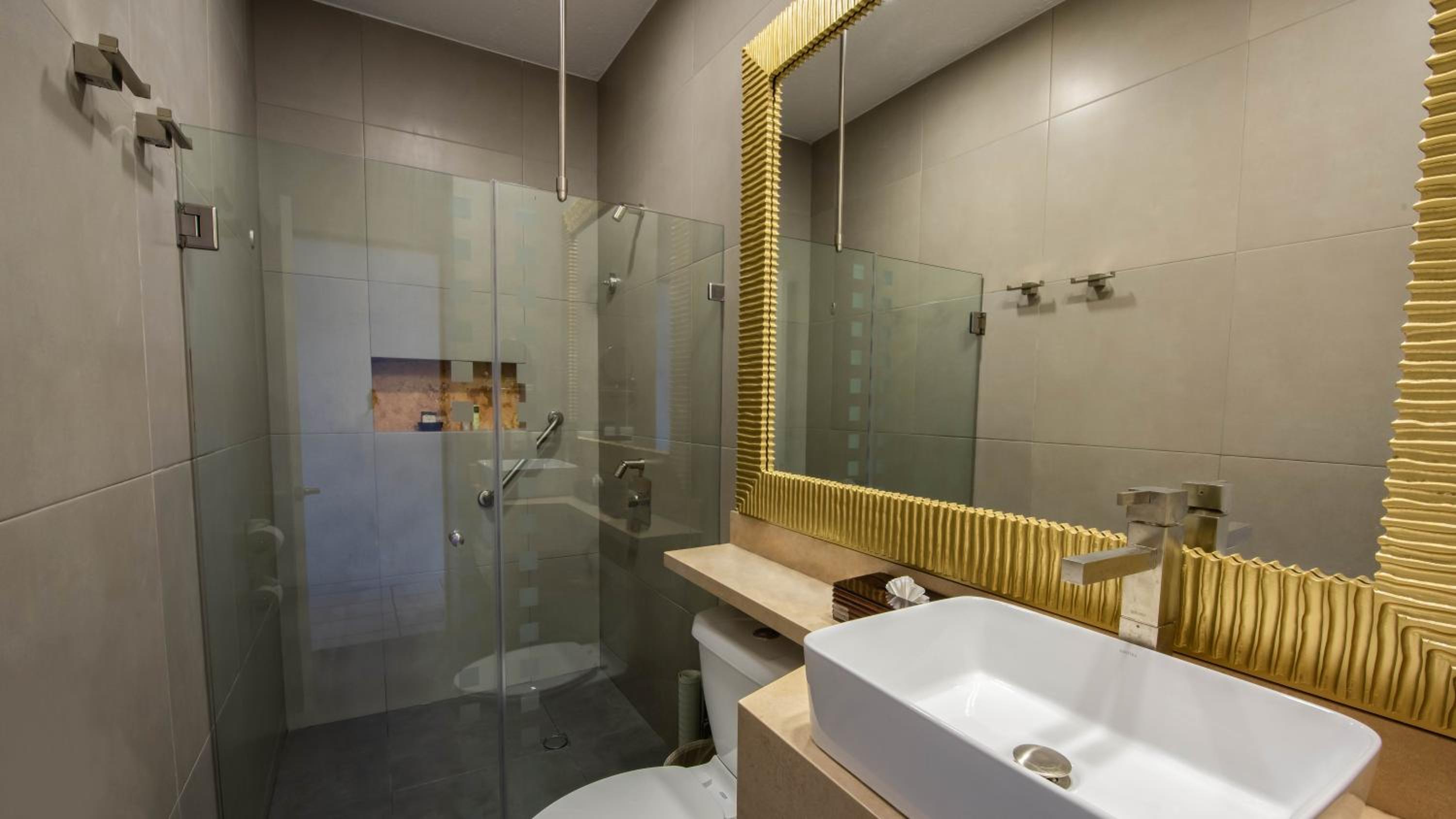 Superior Quadruple Room - Photo 3