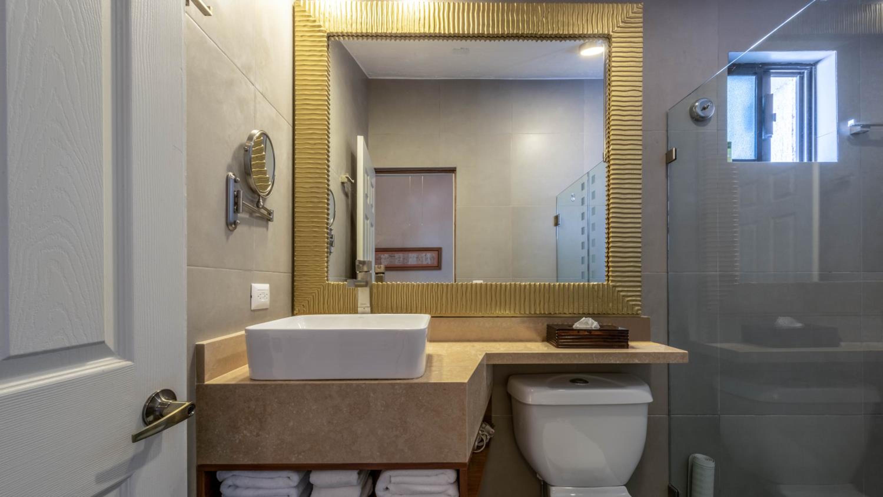 Superior Quadruple Room - Photo 4