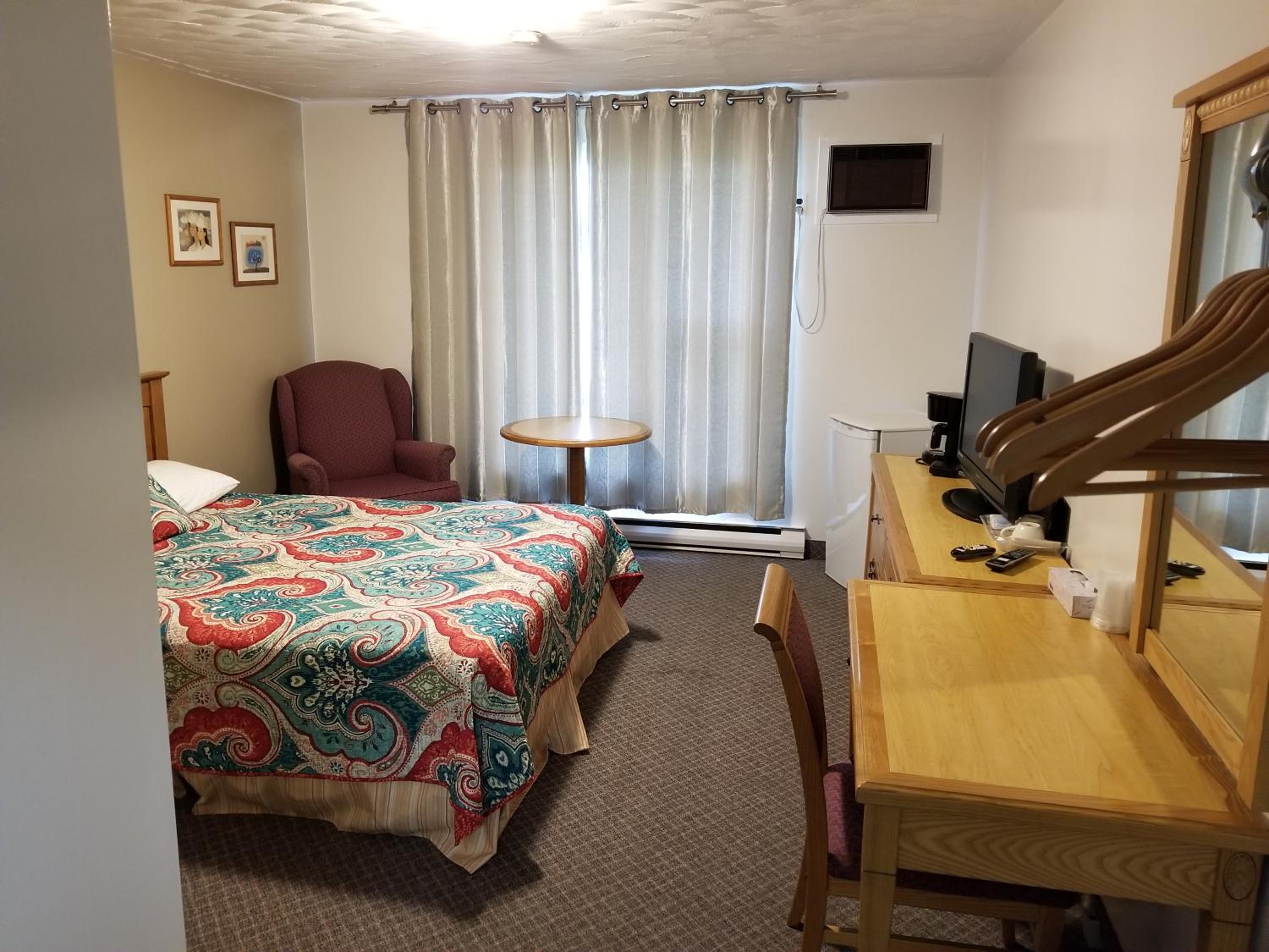 Queen Room photo 3