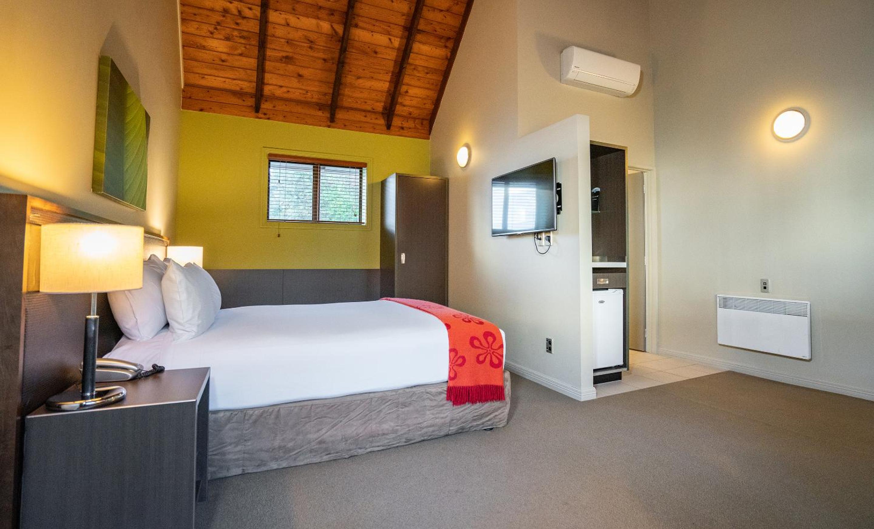 Standard Queen Room - Photo 1