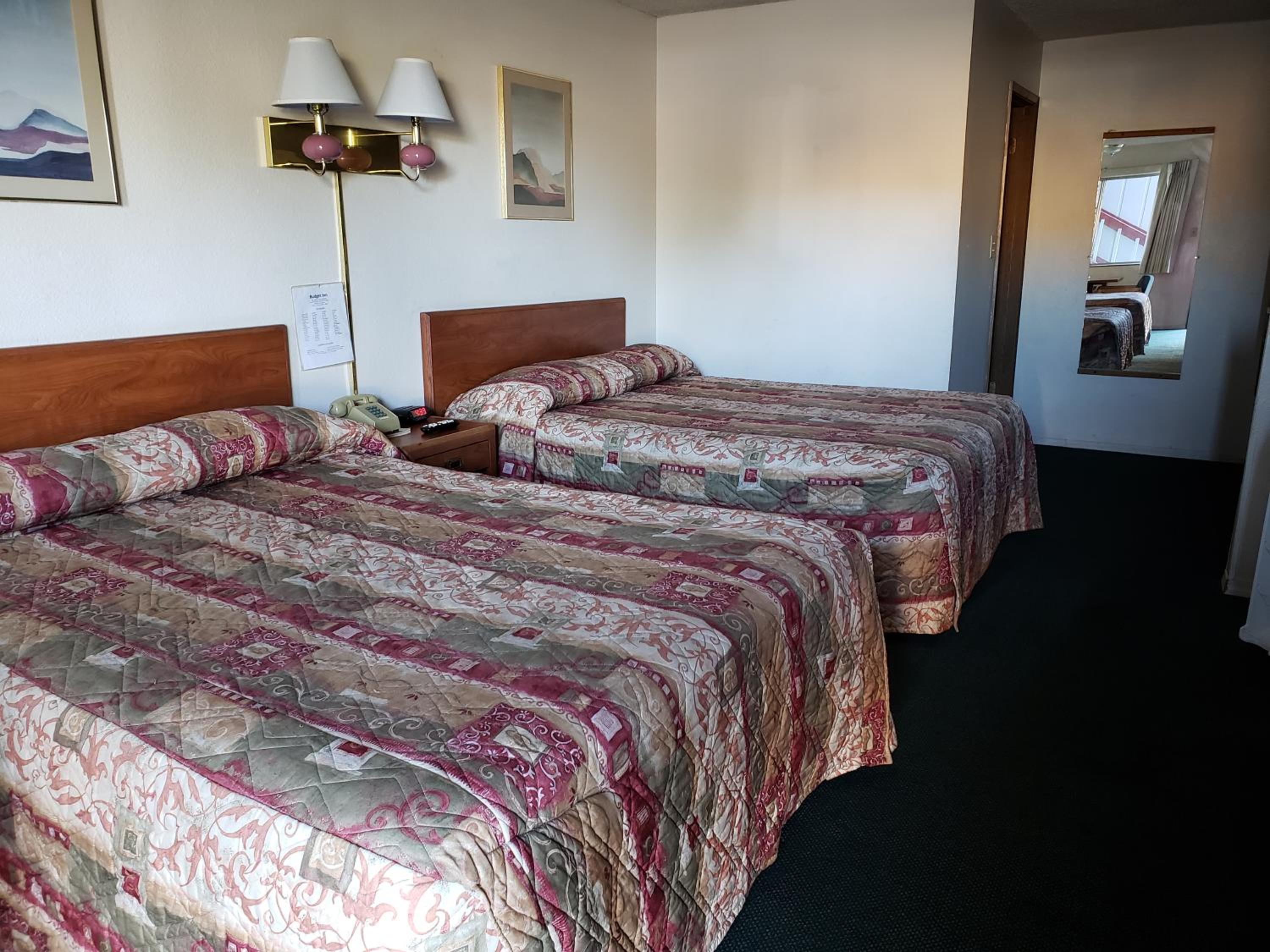 Queen Room photo 1