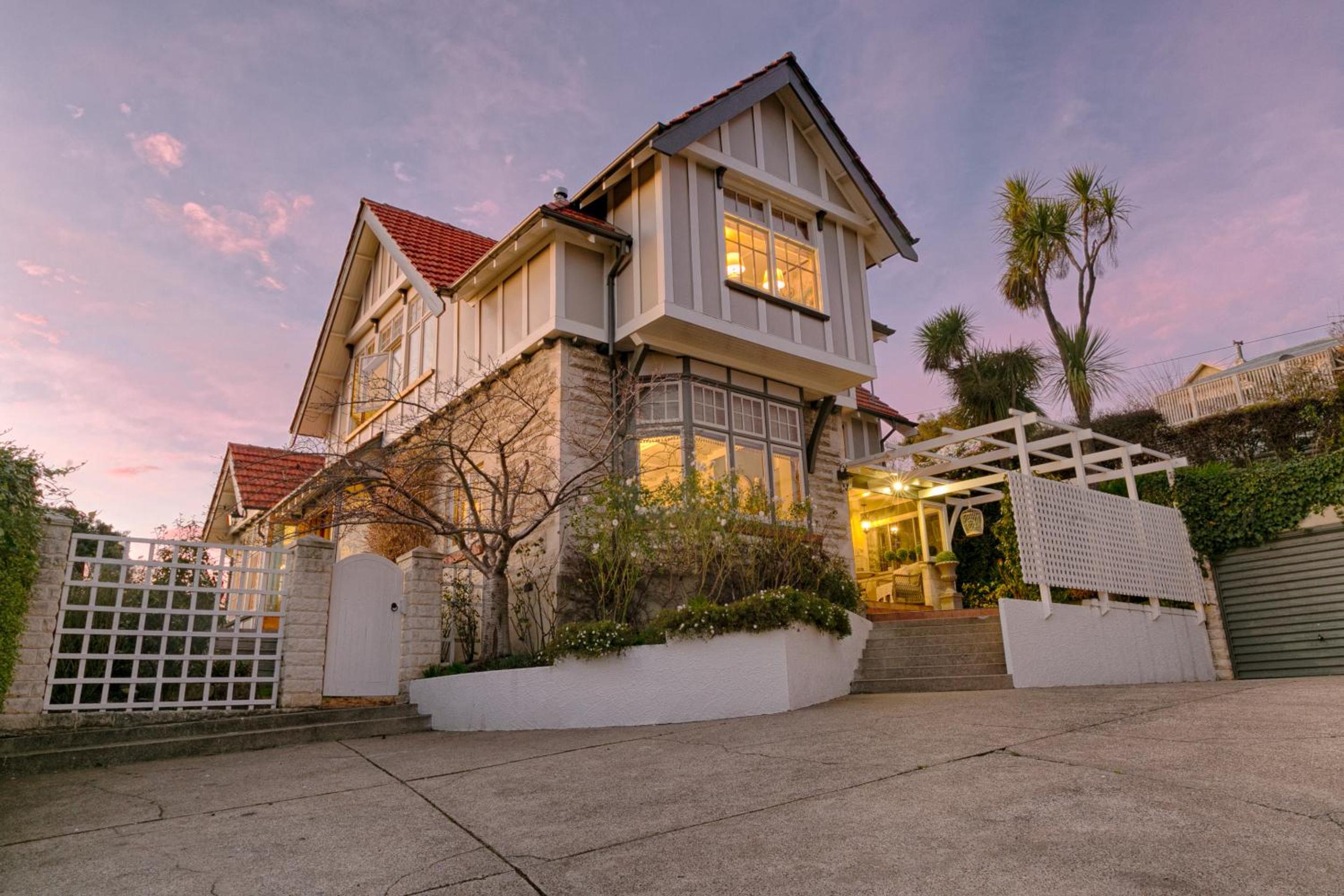 Four-Bedroom House photo 2