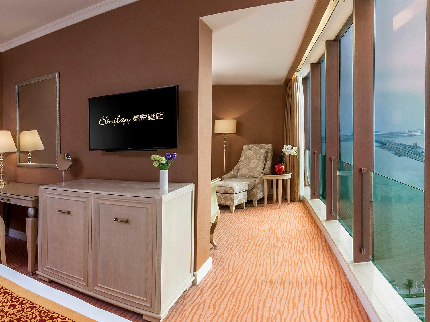 Standard King Room - Photo 3