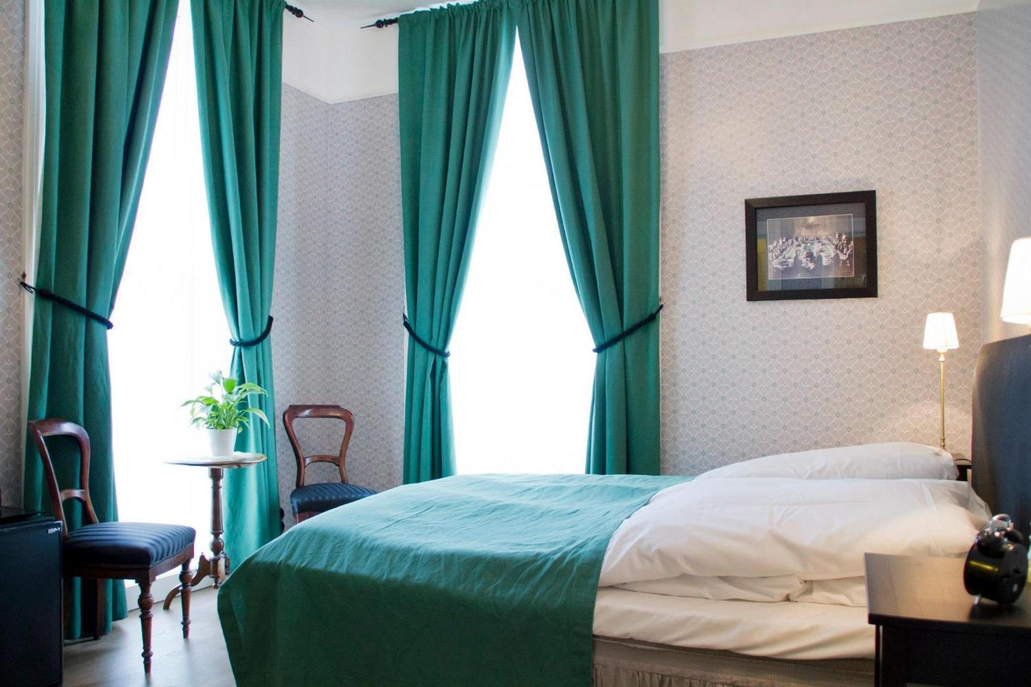 Double Room - Photo 10