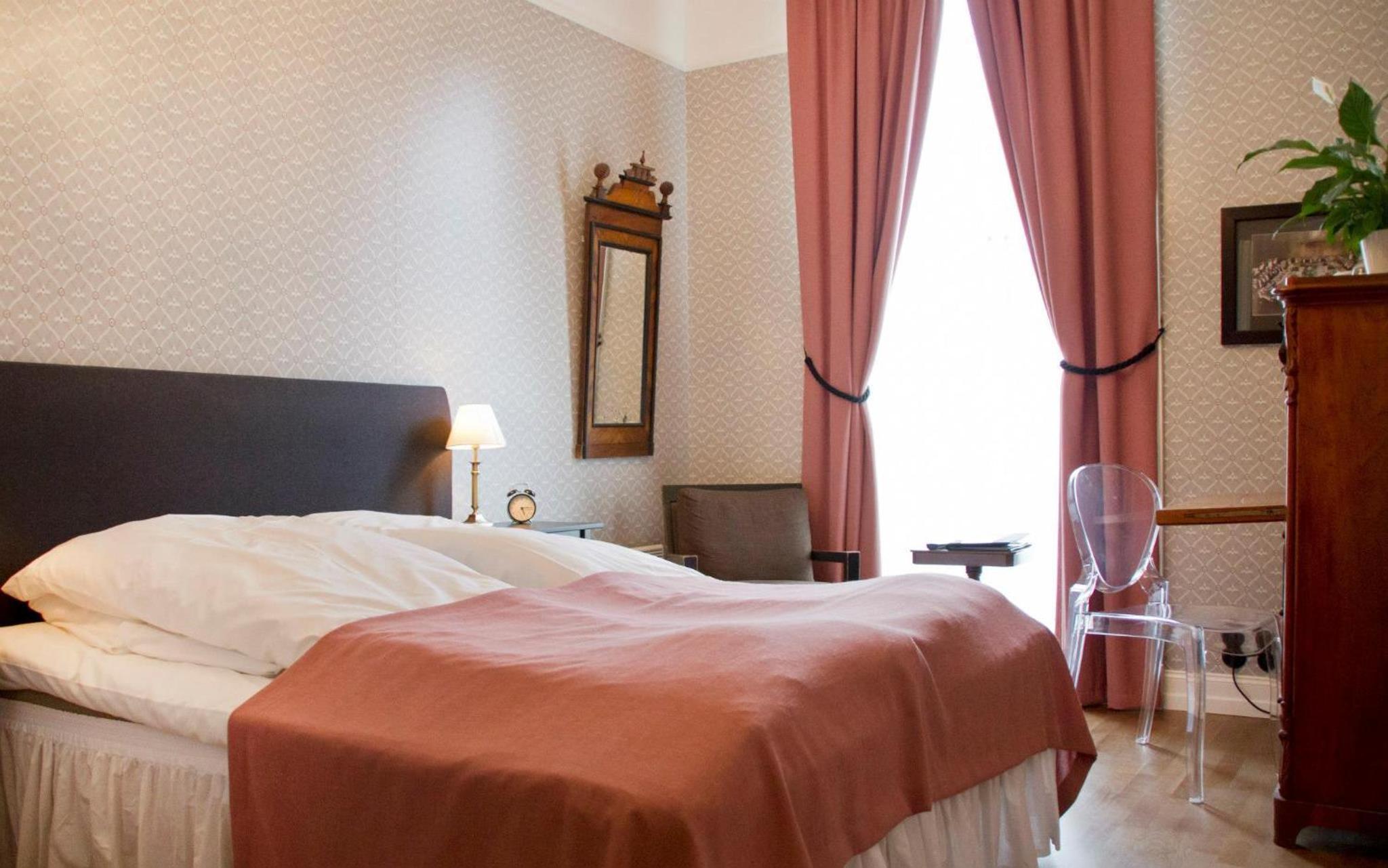 Double Room - Photo 11