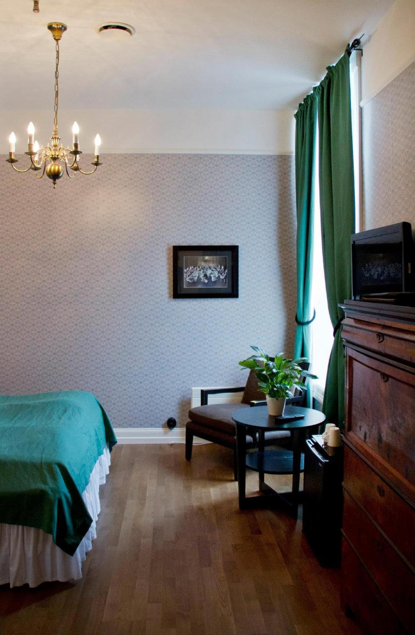 Double Room - Photo 12