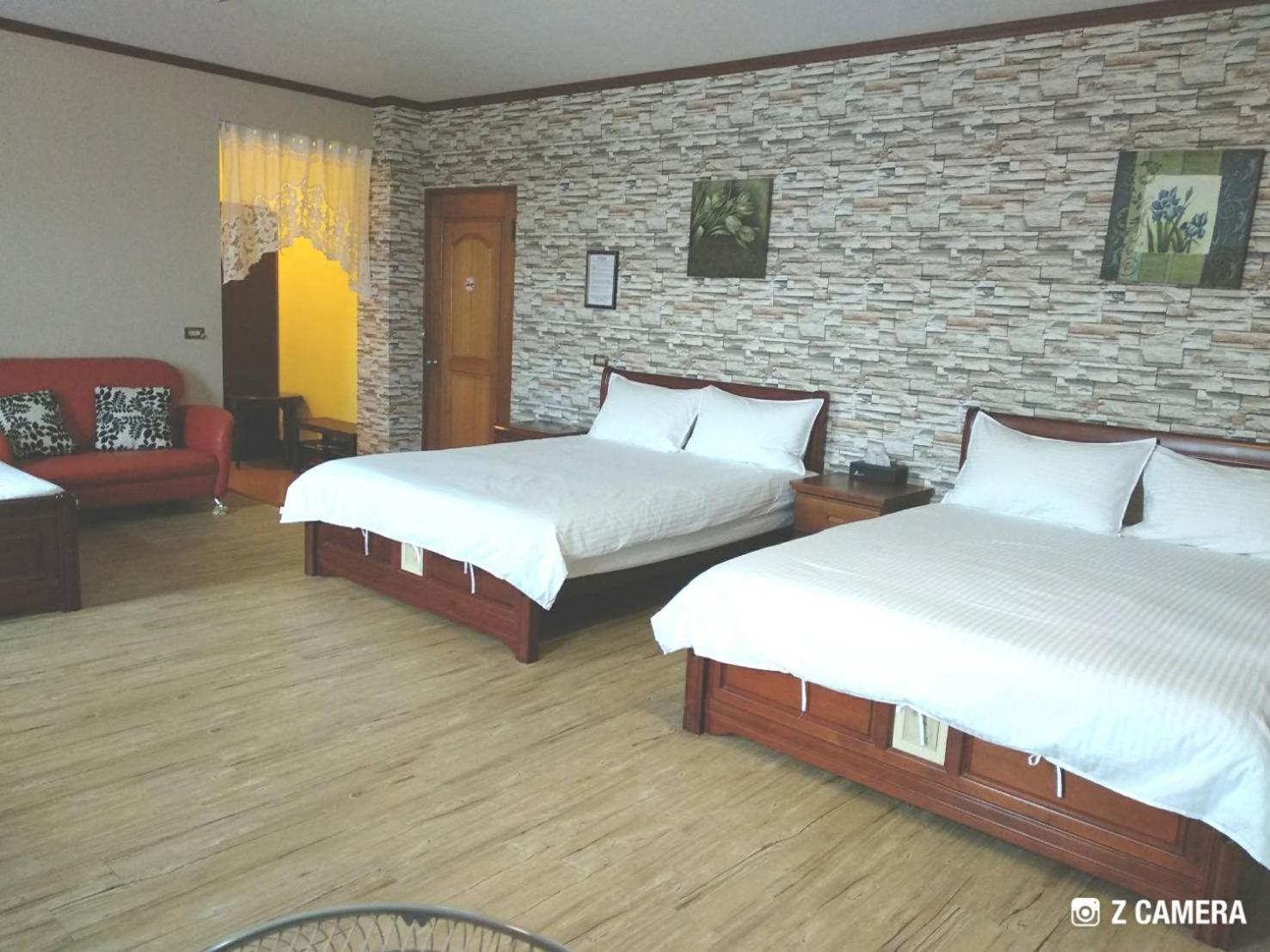Deluxe Family Suite photo 1