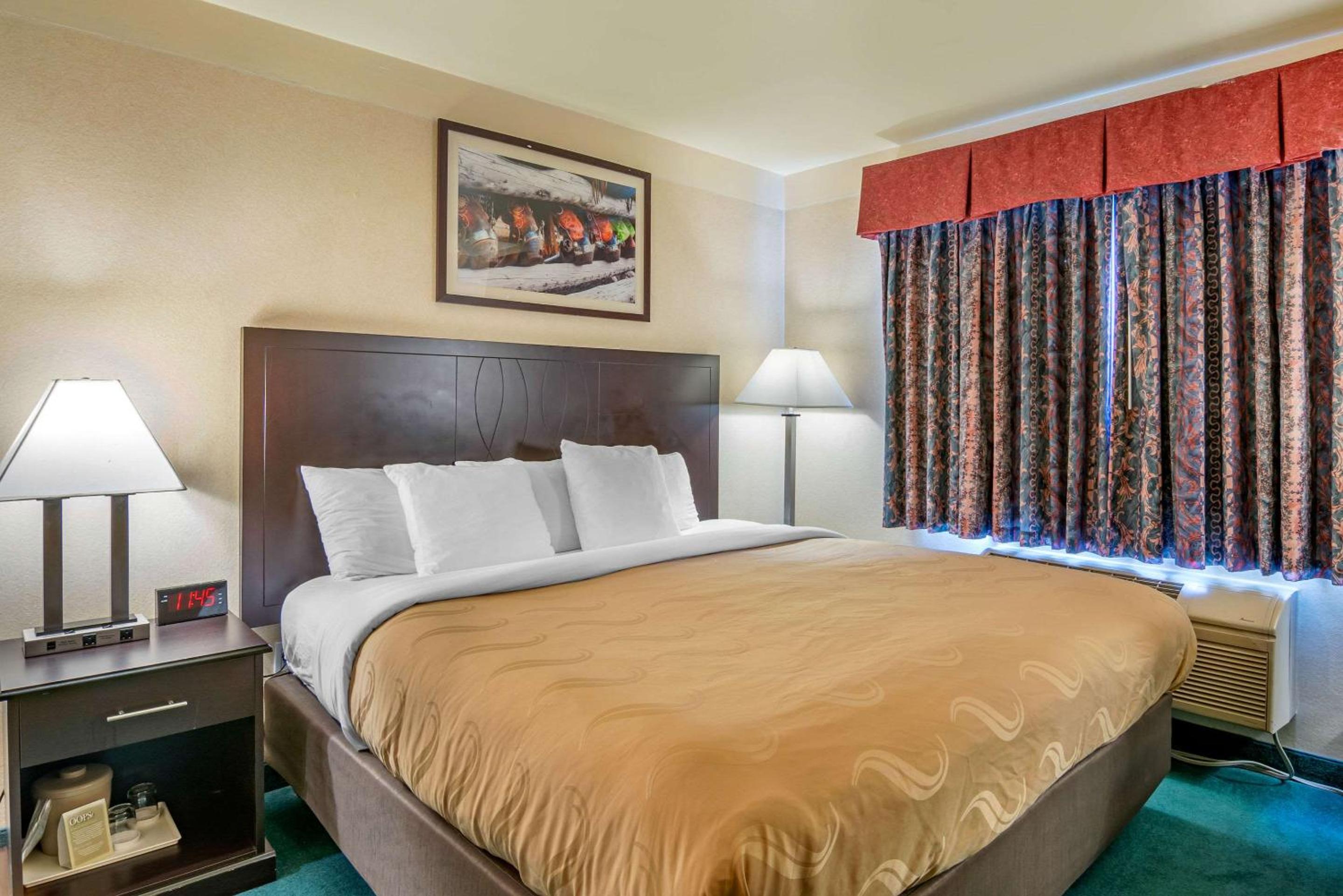 King Room - Accessible/Non-Smoking photo 1