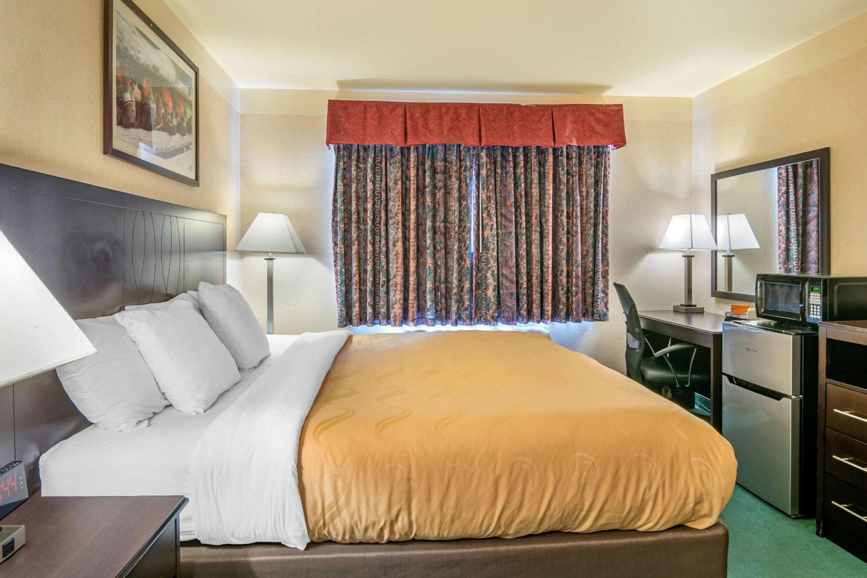 King Room - Accessible/Non-Smoking photo 3