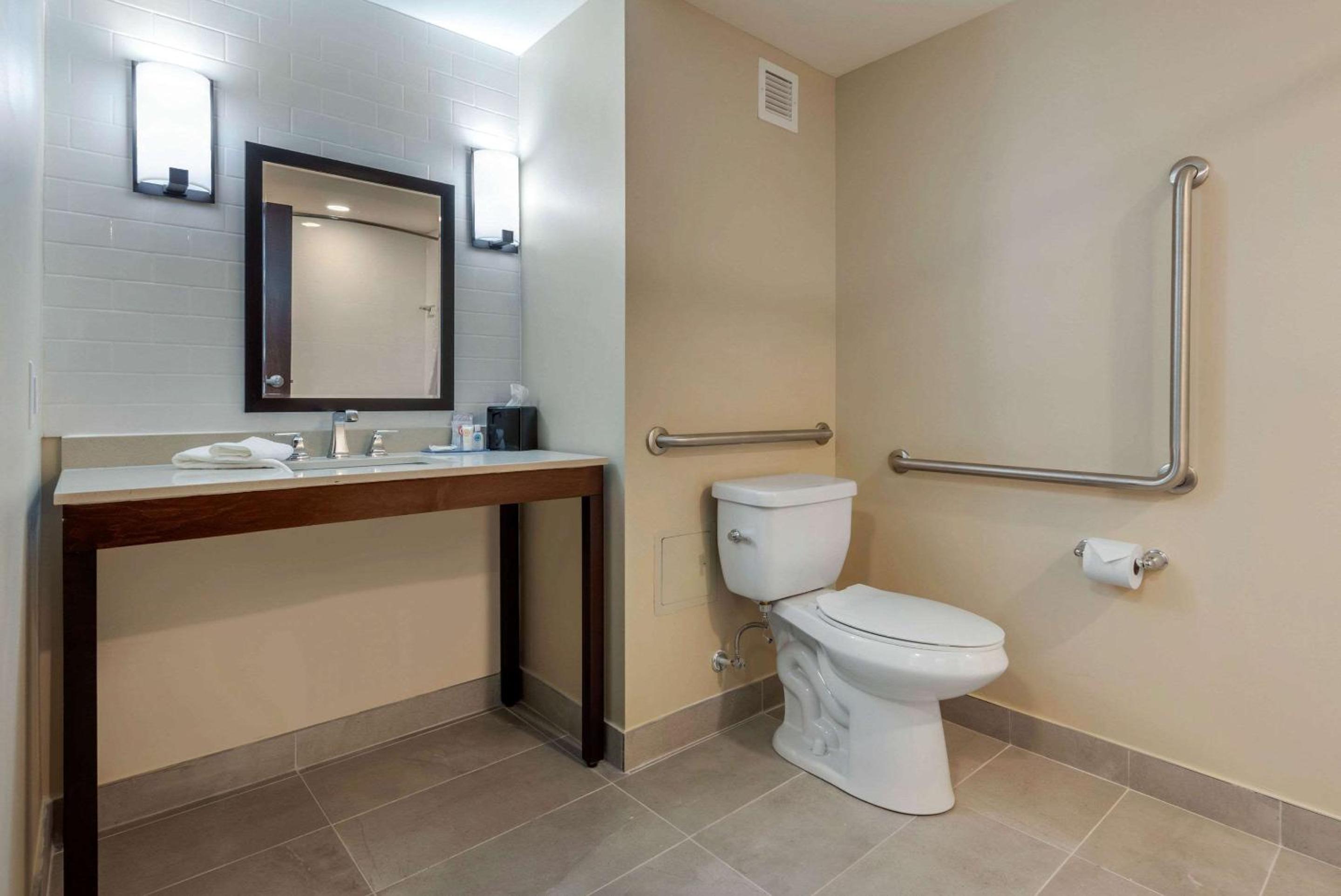 King Room - Disability Access/Non-Smoking - Photo 7