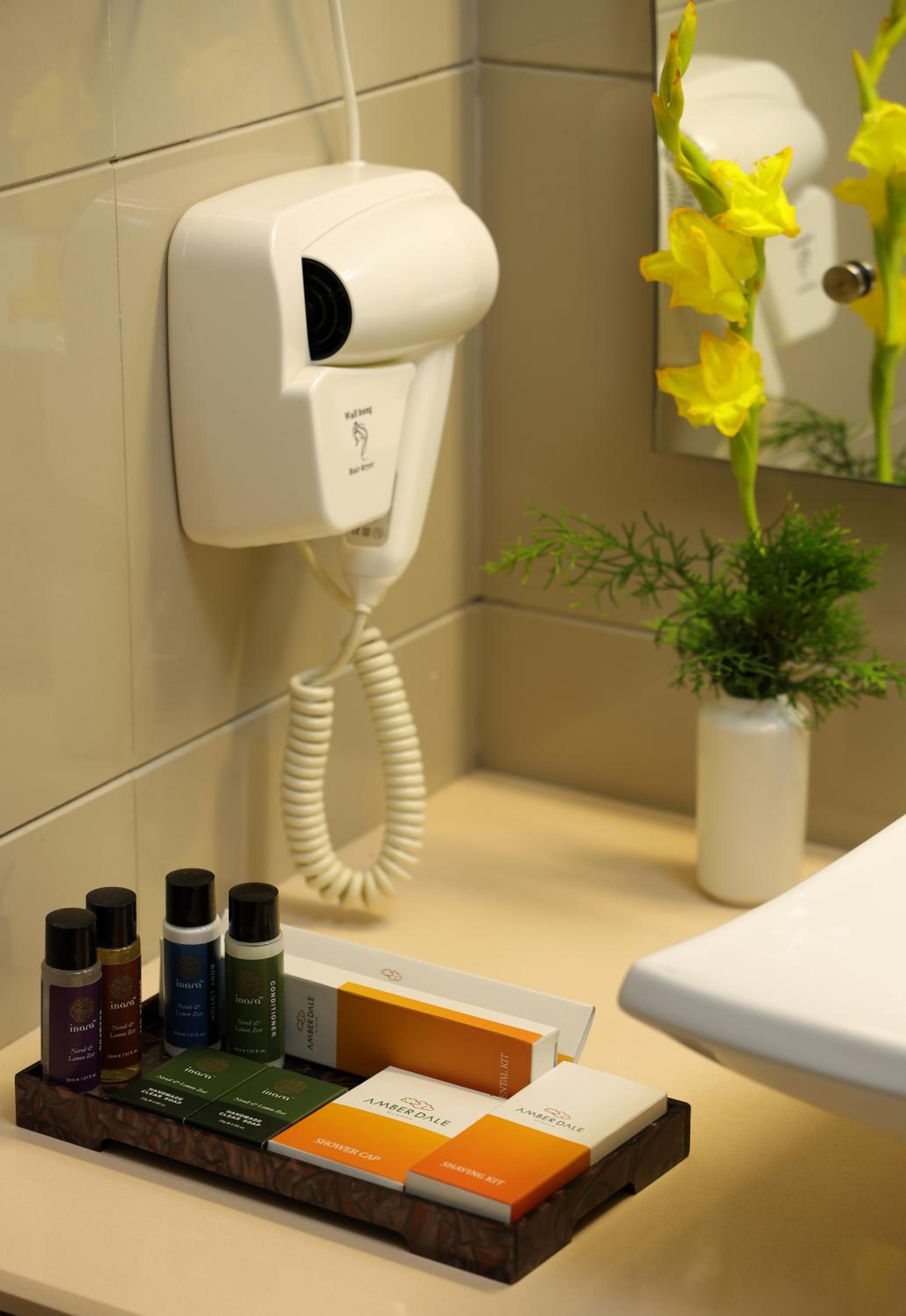 Sarga Superior Room AC with Evening Hi-Tea Complimentary Sarga Superior Room AC with Evening Hi-Tea Complimentary