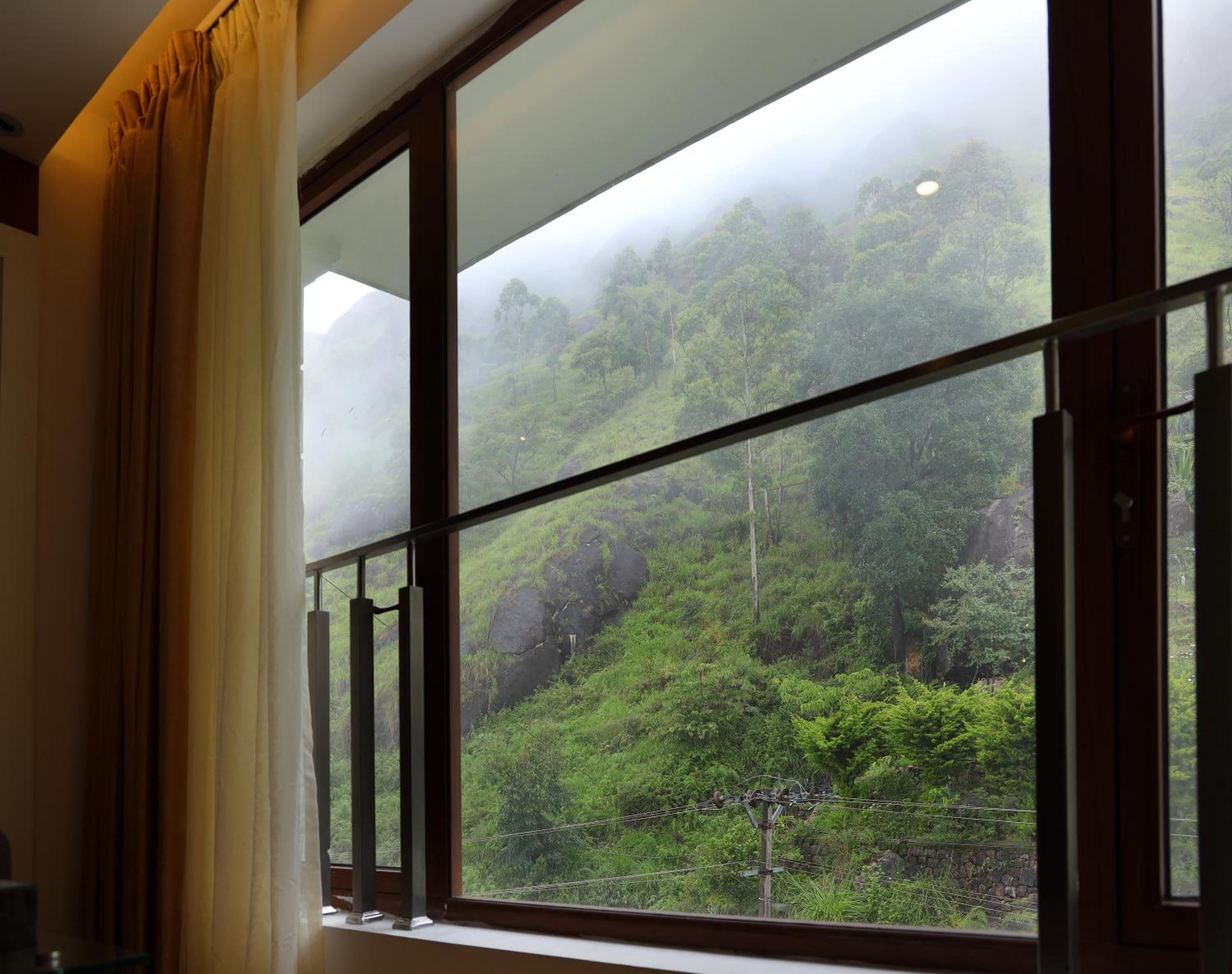 Sarga Superior Room AC with Evening Hi-Tea Complimentary