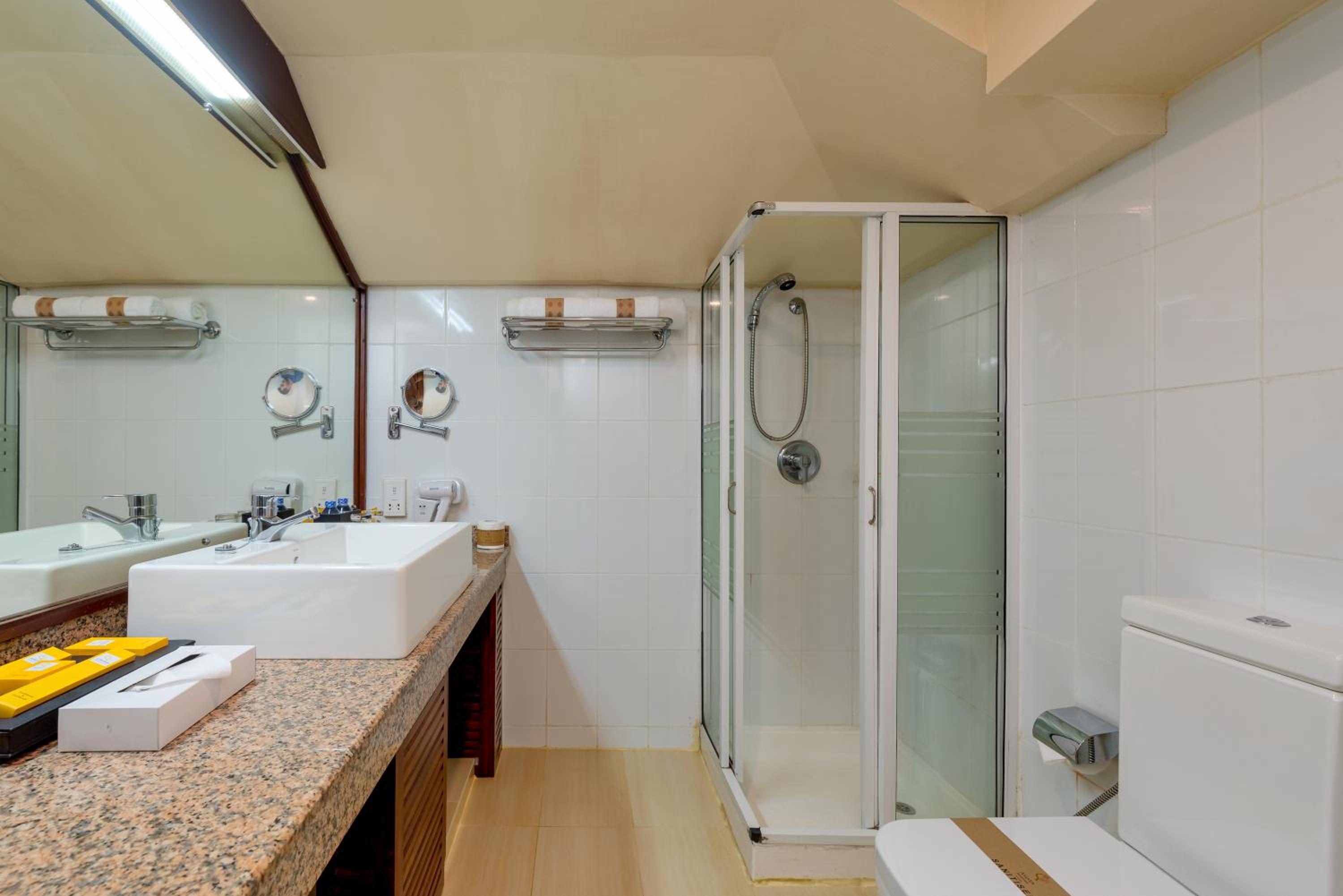 Family Mountain View Suite - Photo 2