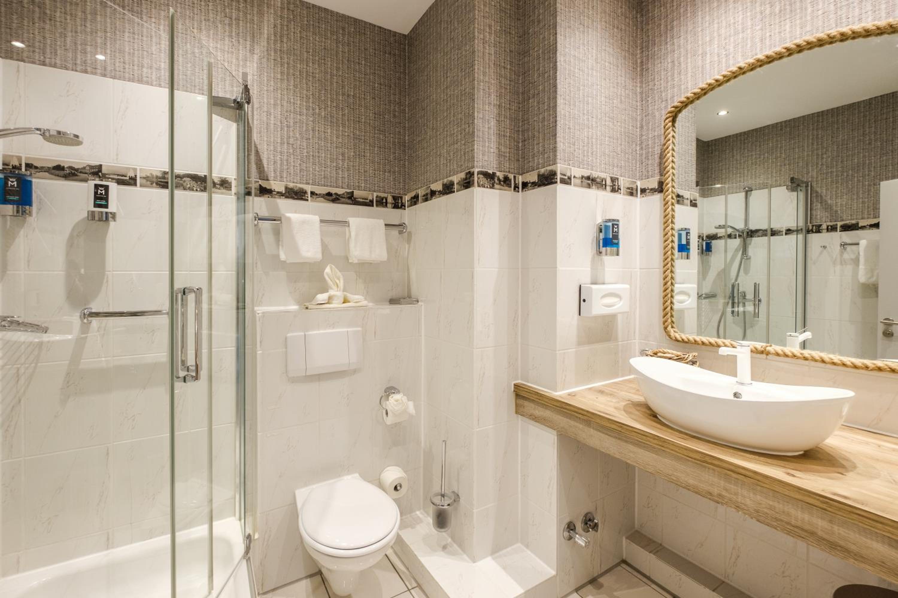 Comfort Double or Twin Room with Lake view photo 2