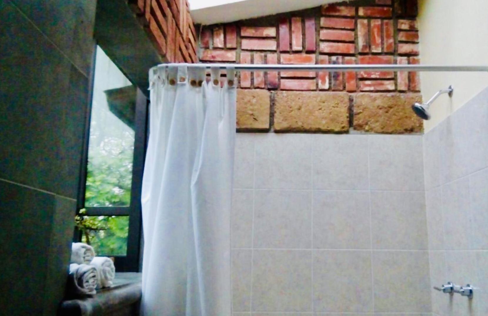 Double Room with Balcony (3 Adults) photo 2
