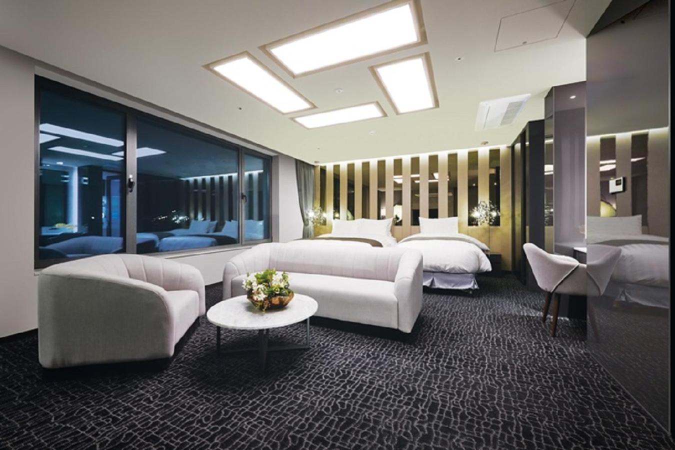 Junior Suite Twin - Photo 1