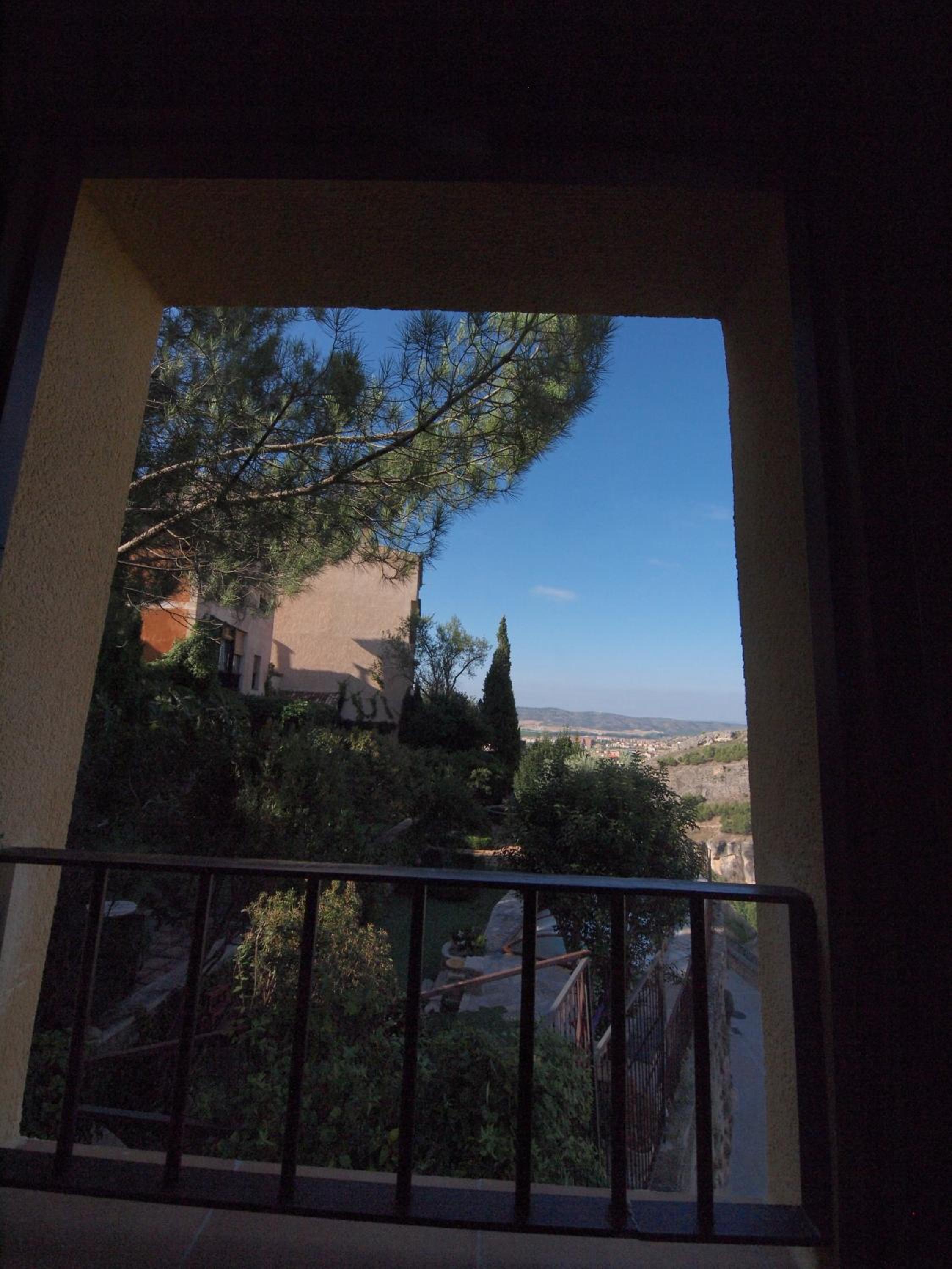Deluxe Apartment with Views - Photo 4