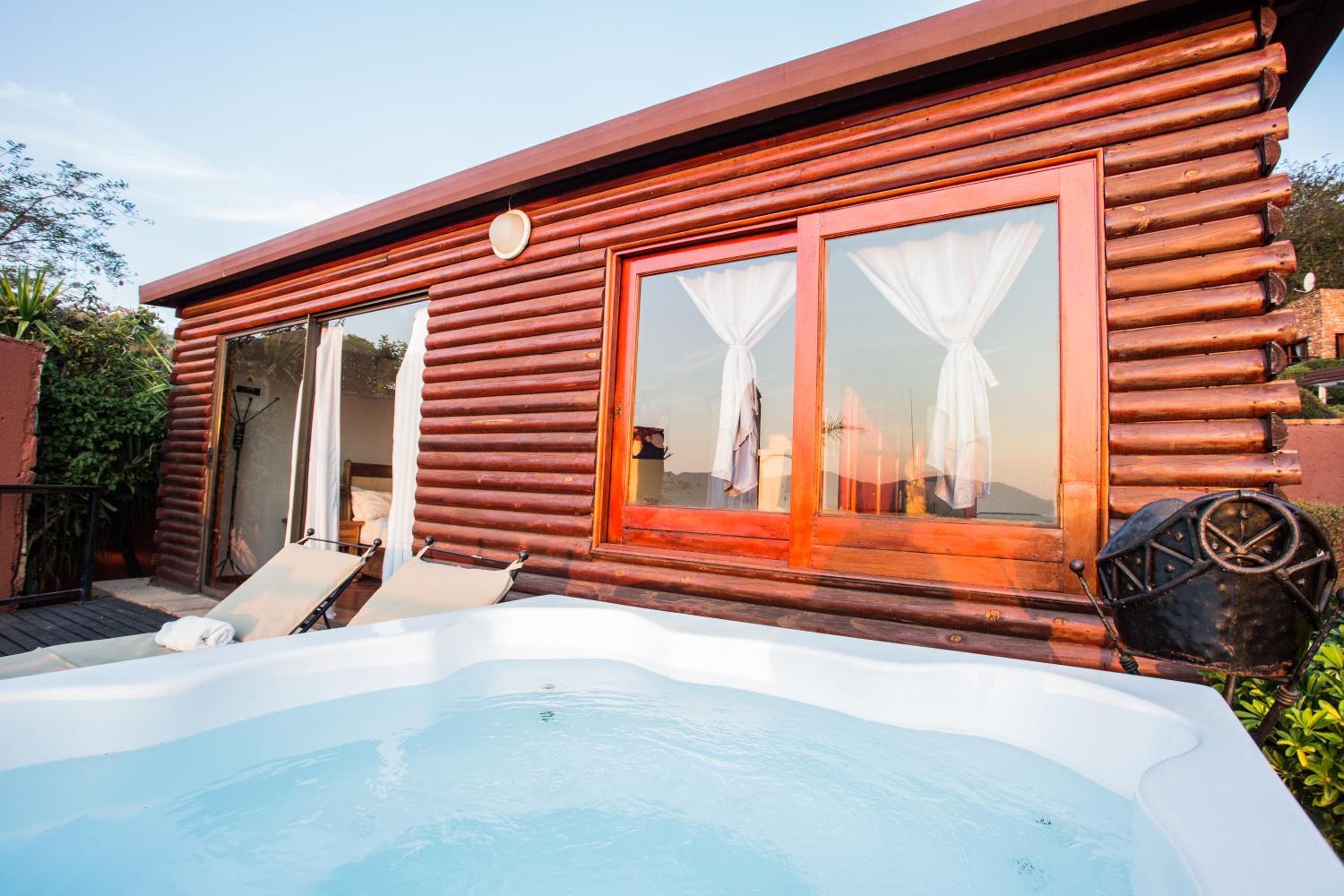 Queen Suite with Spa Bath - Photo 6