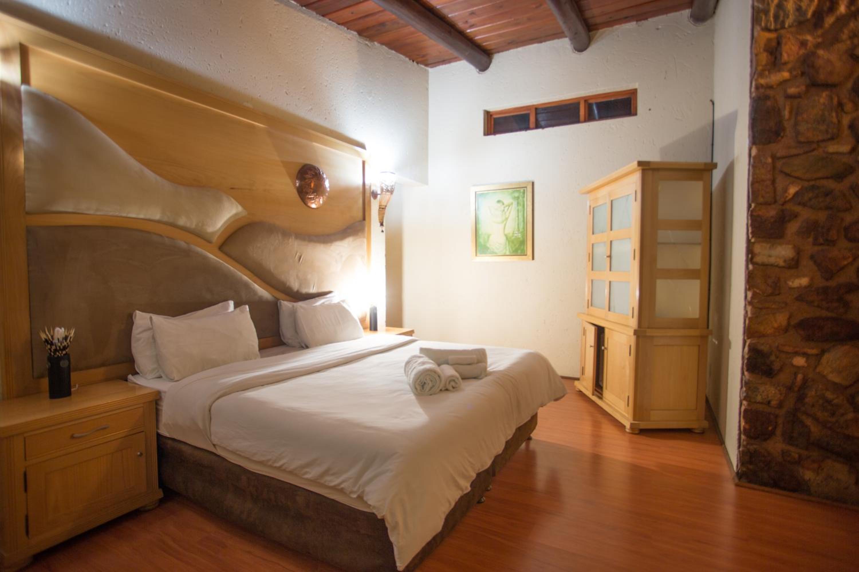 Deluxe Double Room - Photo 8